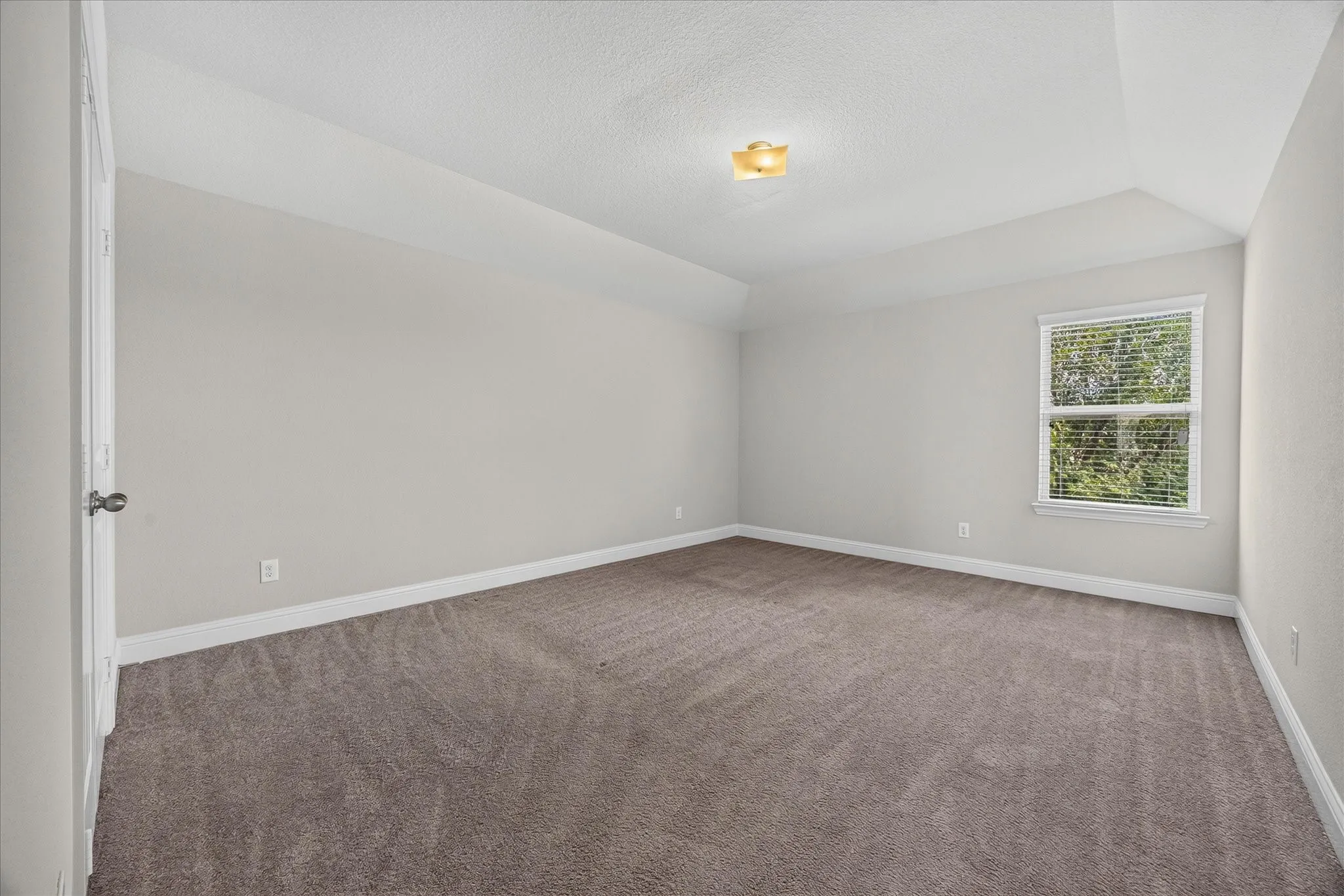 Single Family Residence For Sale in Rockwall County , 601 England Street, Fate, Texas 75189, 4 Bedroom, 4 Bathroom, 2 Garage spaces, 2,622 Sqft, built in 2016, mls#21317076, Real Estate Agent in Fate, Homes For Sale in Rockwall county, Homes For Sale in Fate, Realtor in Fate Texas, Real Estate Brokerage Independent Realty Texas, Luminita Cordes Realtor