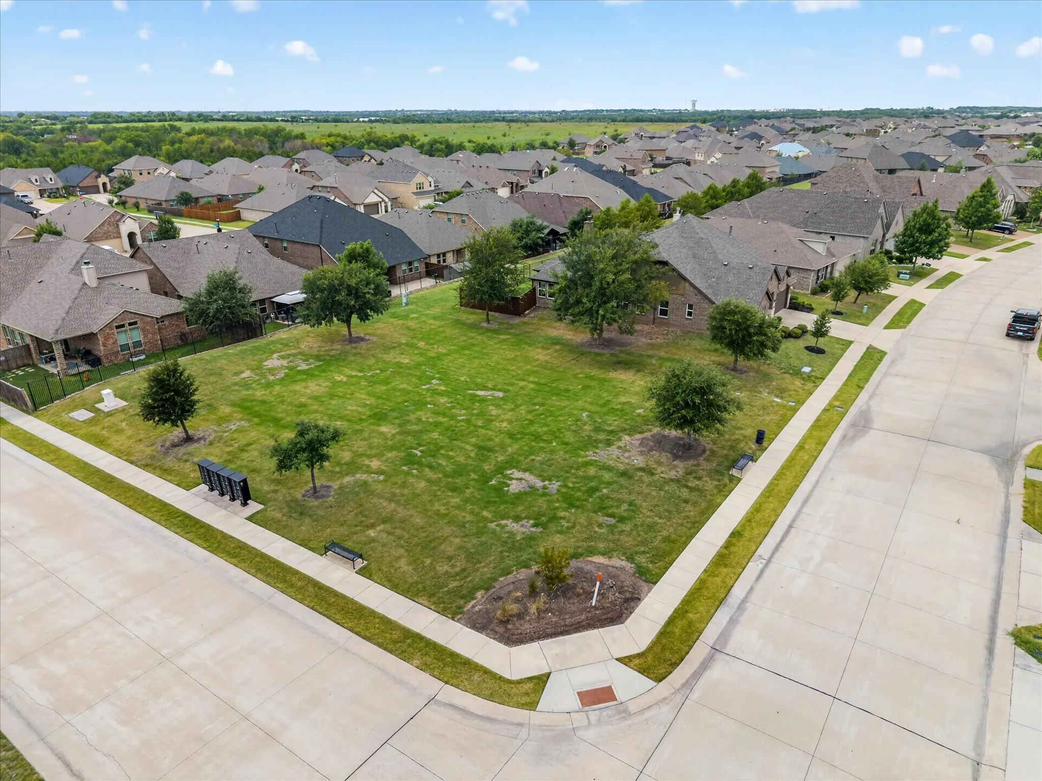 Single Family Residence For Sale in Rockwall County , 601 England Street, Fate, Texas 75189, 4 Bedroom, 4 Bathroom, 2 Garage spaces, 2,622 Sqft, built in 2016, mls#21317076, Real Estate Agent in Fate, Homes For Sale in Rockwall county, Homes For Sale in Fate, Realtor in Fate Texas, Real Estate Brokerage Independent Realty Texas, Luminita Cordes Realtor