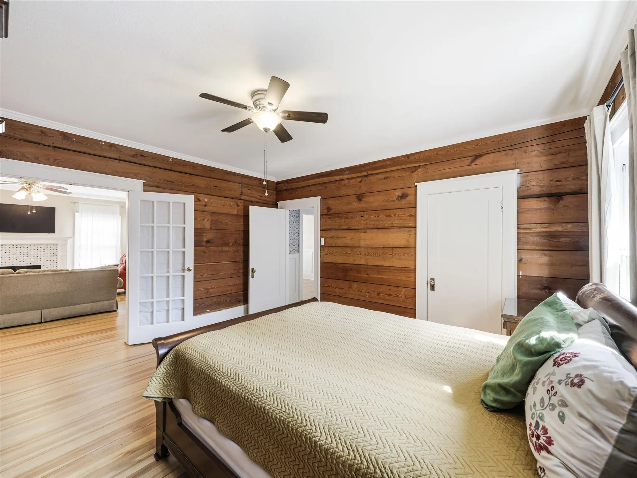 Single Family Residence For Sale in Grayson County , 1119 W Walker Street, Denison, Texas 75020, 3 Bedroom, 2 Bathroom, 2 Garage spaces, 1,941 Sqft, built in 1926, mls#21340047, Real Estate Agent in Denison, Homes For Sale in Grayson county, Homes For Sale in Denison, Realtor in Denison Texas, Real Estate Brokerage Independent Realty Texas, Luminita Cordes Realtor