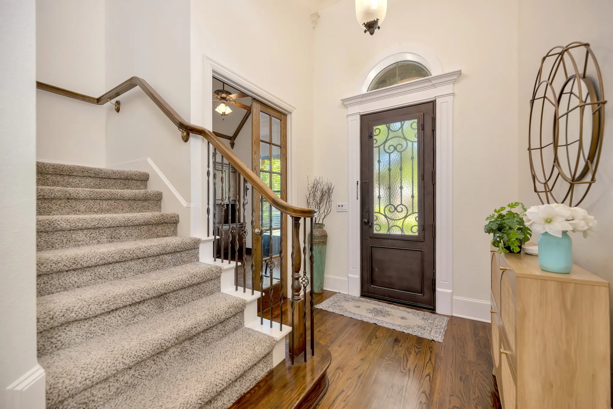 Single Family Residence For Sale in Tarrant County , 221 Versailles Lane, Keller, Texas 76248, 3 Bedroom, 3 Bathroom, 2 Garage spaces, 2,757 Sqft, built in 2002, mls#21338957, Real Estate Agent in Keller, Homes For Sale in Tarrant county, Homes For Sale in Keller, Realtor in Keller Texas, Real Estate Brokerage Independent Realty Texas, Luminita Cordes Realtor