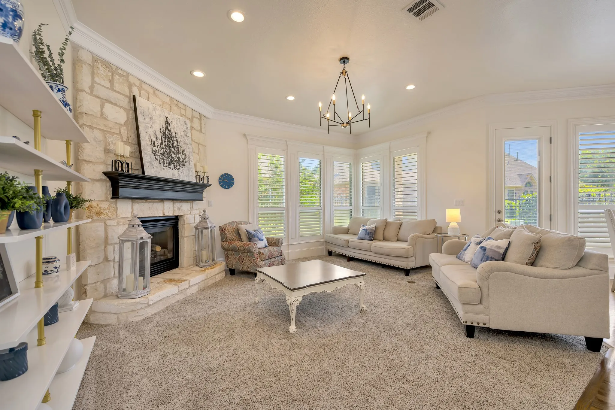 Single Family Residence For Sale in Tarrant County , 221 Versailles Lane, Keller, Texas 76248, 3 Bedroom, 3 Bathroom, 2 Garage spaces, 2,757 Sqft, built in 2002, mls#21338957, Real Estate Agent in Keller, Homes For Sale in Tarrant county, Homes For Sale in Keller, Realtor in Keller Texas, Real Estate Brokerage Independent Realty Texas, Luminita Cordes Realtor