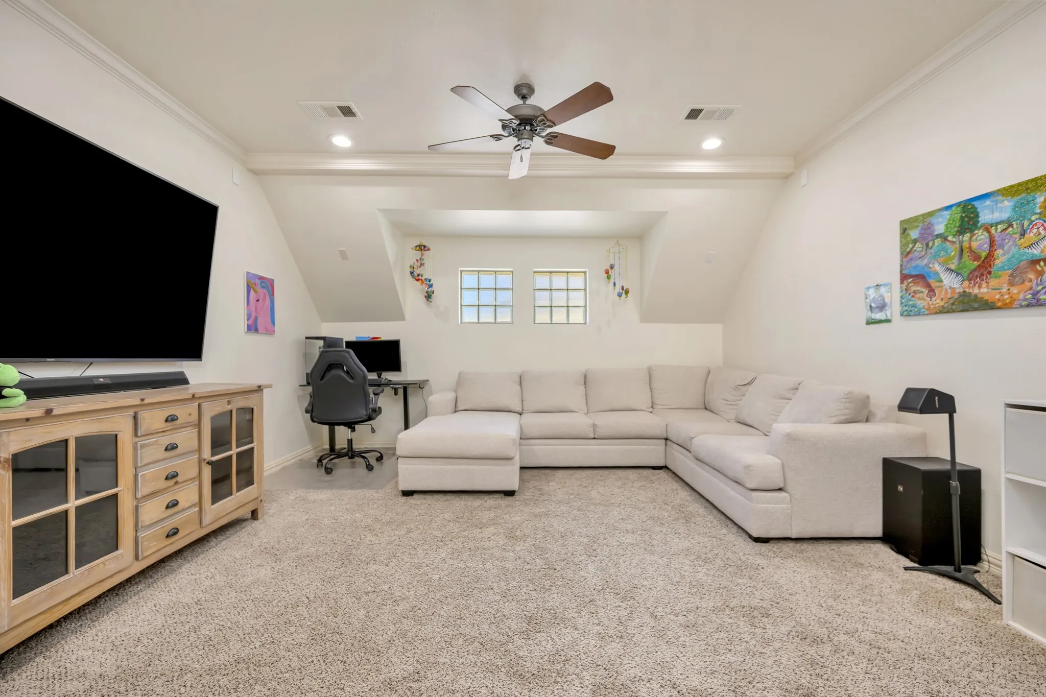 Single Family Residence For Sale in Tarrant County , 221 Versailles Lane, Keller, Texas 76248, 3 Bedroom, 3 Bathroom, 2 Garage spaces, 2,757 Sqft, built in 2002, mls#21338957, Real Estate Agent in Keller, Homes For Sale in Tarrant county, Homes For Sale in Keller, Realtor in Keller Texas, Real Estate Brokerage Independent Realty Texas, Luminita Cordes Realtor