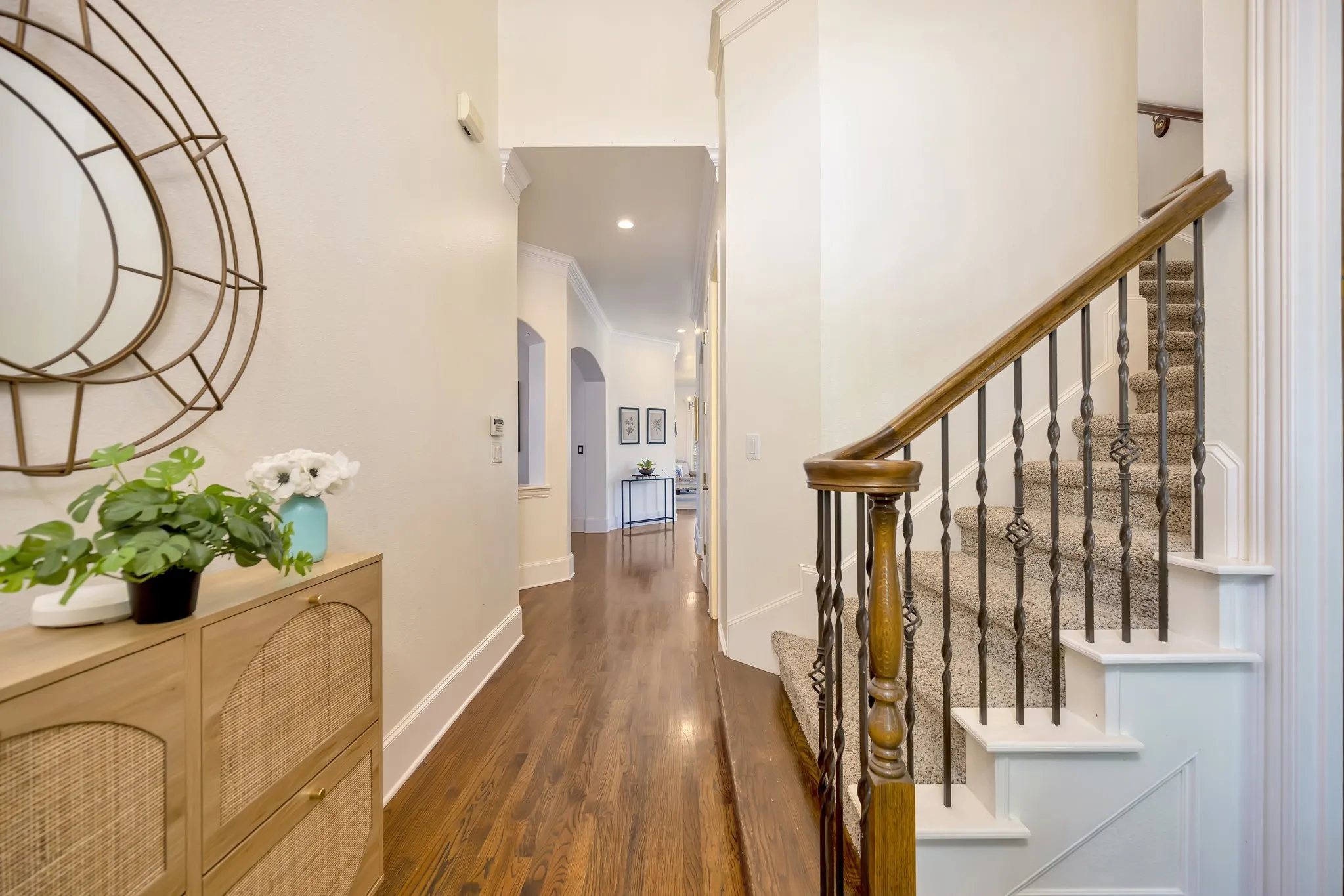 Single Family Residence For Sale in Tarrant County , 221 Versailles Lane, Keller, Texas 76248, 3 Bedroom, 3 Bathroom, 2 Garage spaces, 2,757 Sqft, built in 2002, mls#21338957, Real Estate Agent in Keller, Homes For Sale in Tarrant county, Homes For Sale in Keller, Realtor in Keller Texas, Real Estate Brokerage Independent Realty Texas, Luminita Cordes Realtor