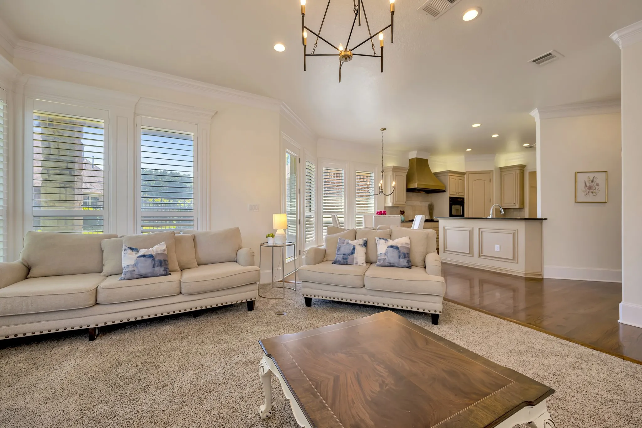Single Family Residence For Sale in Tarrant County , 221 Versailles Lane, Keller, Texas 76248, 3 Bedroom, 3 Bathroom, 2 Garage spaces, 2,757 Sqft, built in 2002, mls#21338957, Real Estate Agent in Keller, Homes For Sale in Tarrant county, Homes For Sale in Keller, Realtor in Keller Texas, Real Estate Brokerage Independent Realty Texas, Luminita Cordes Realtor