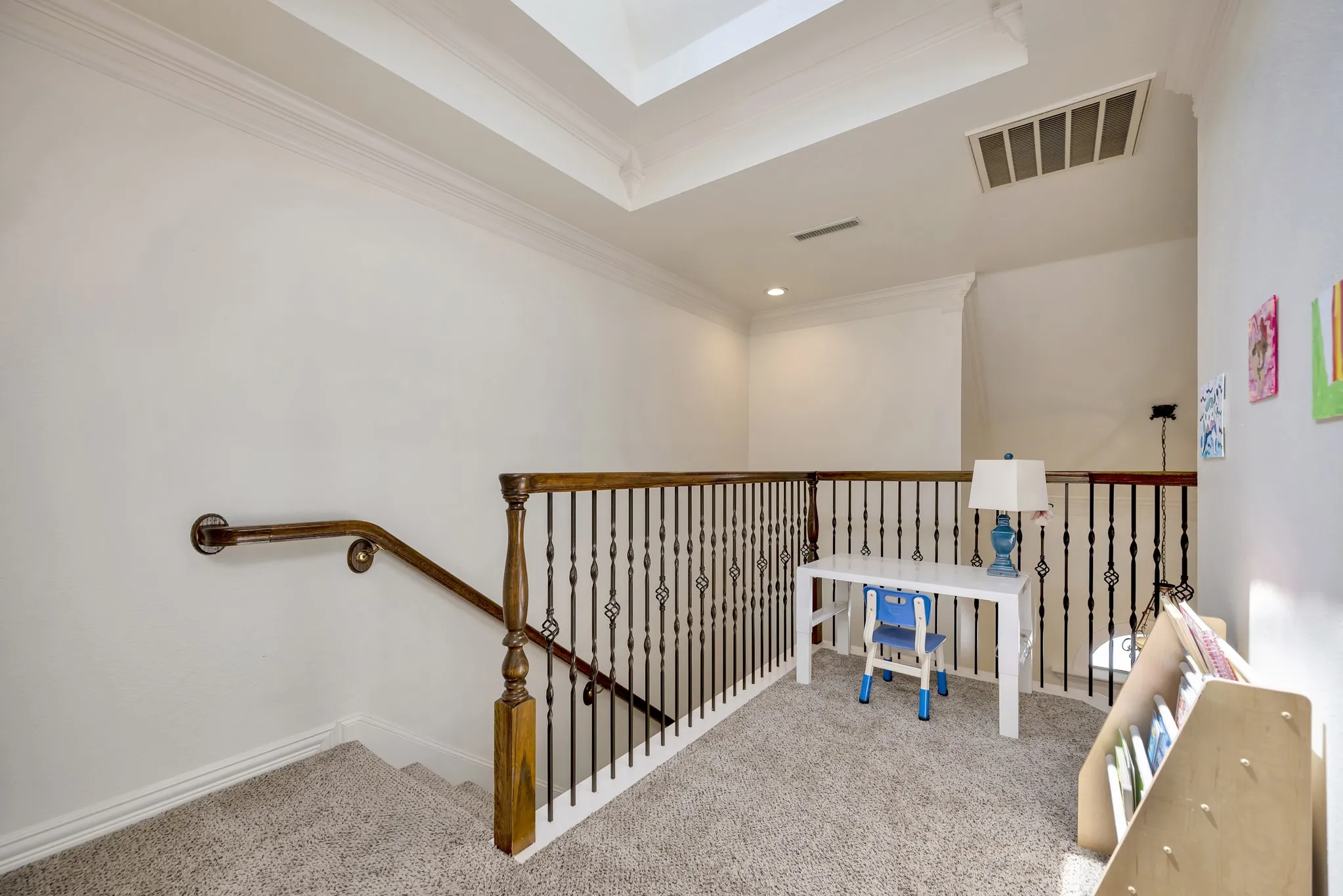 Single Family Residence For Sale in Tarrant County , 221 Versailles Lane, Keller, Texas 76248, 3 Bedroom, 3 Bathroom, 2 Garage spaces, 2,757 Sqft, built in 2002, mls#21338957, Real Estate Agent in Keller, Homes For Sale in Tarrant county, Homes For Sale in Keller, Realtor in Keller Texas, Real Estate Brokerage Independent Realty Texas, Luminita Cordes Realtor