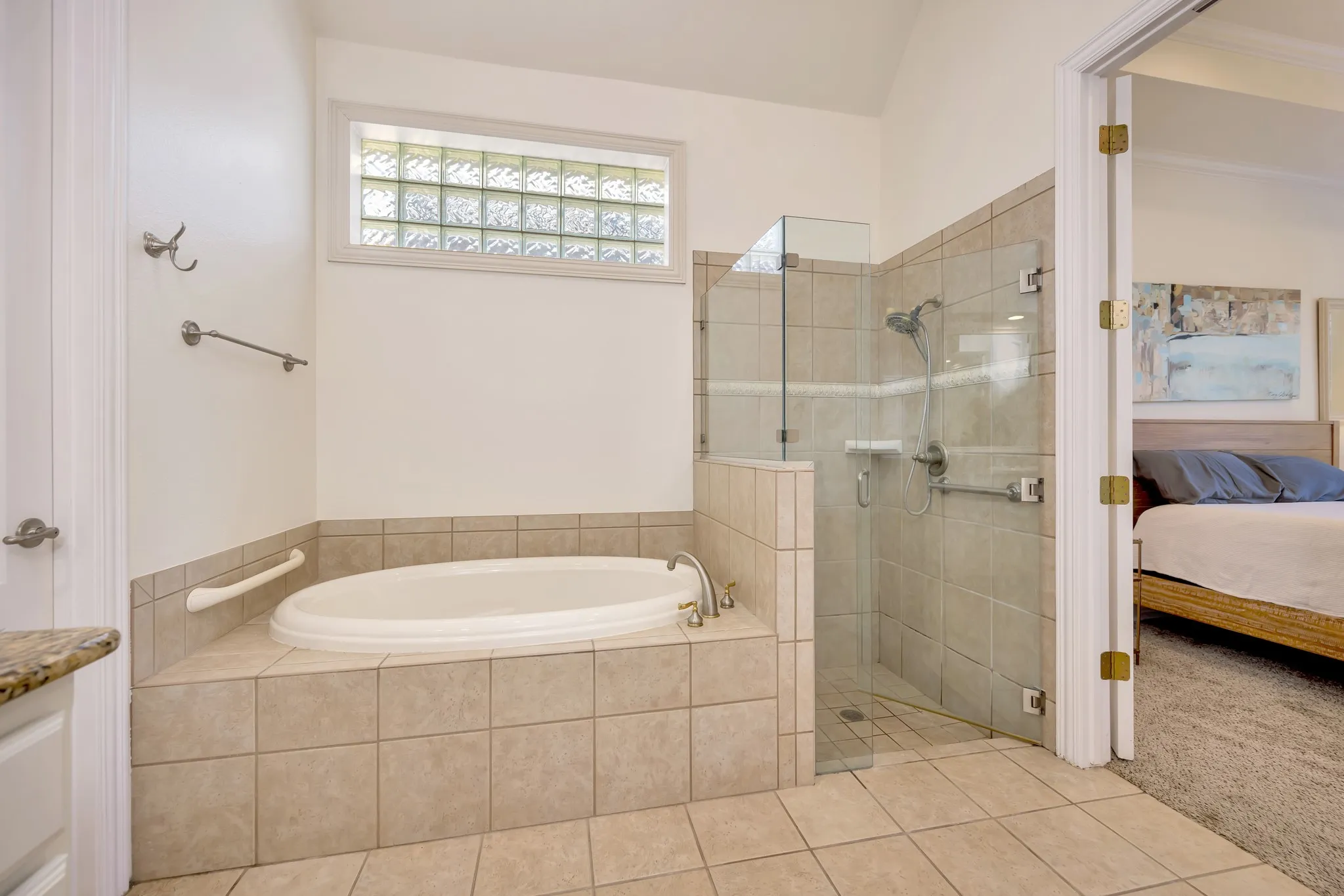 Single Family Residence For Sale in Tarrant County , 221 Versailles Lane, Keller, Texas 76248, 3 Bedroom, 3 Bathroom, 2 Garage spaces, 2,757 Sqft, built in 2002, mls#21338957, Real Estate Agent in Keller, Homes For Sale in Tarrant county, Homes For Sale in Keller, Realtor in Keller Texas, Real Estate Brokerage Independent Realty Texas, Luminita Cordes Realtor