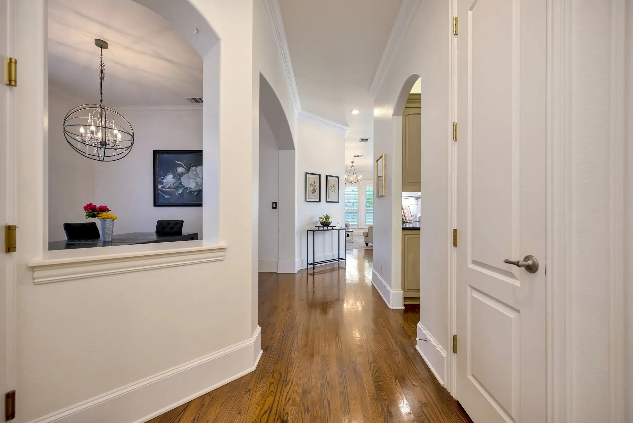 Single Family Residence For Sale in Tarrant County , 221 Versailles Lane, Keller, Texas 76248, 3 Bedroom, 3 Bathroom, 2 Garage spaces, 2,757 Sqft, built in 2002, mls#21338957, Real Estate Agent in Keller, Homes For Sale in Tarrant county, Homes For Sale in Keller, Realtor in Keller Texas, Real Estate Brokerage Independent Realty Texas, Luminita Cordes Realtor