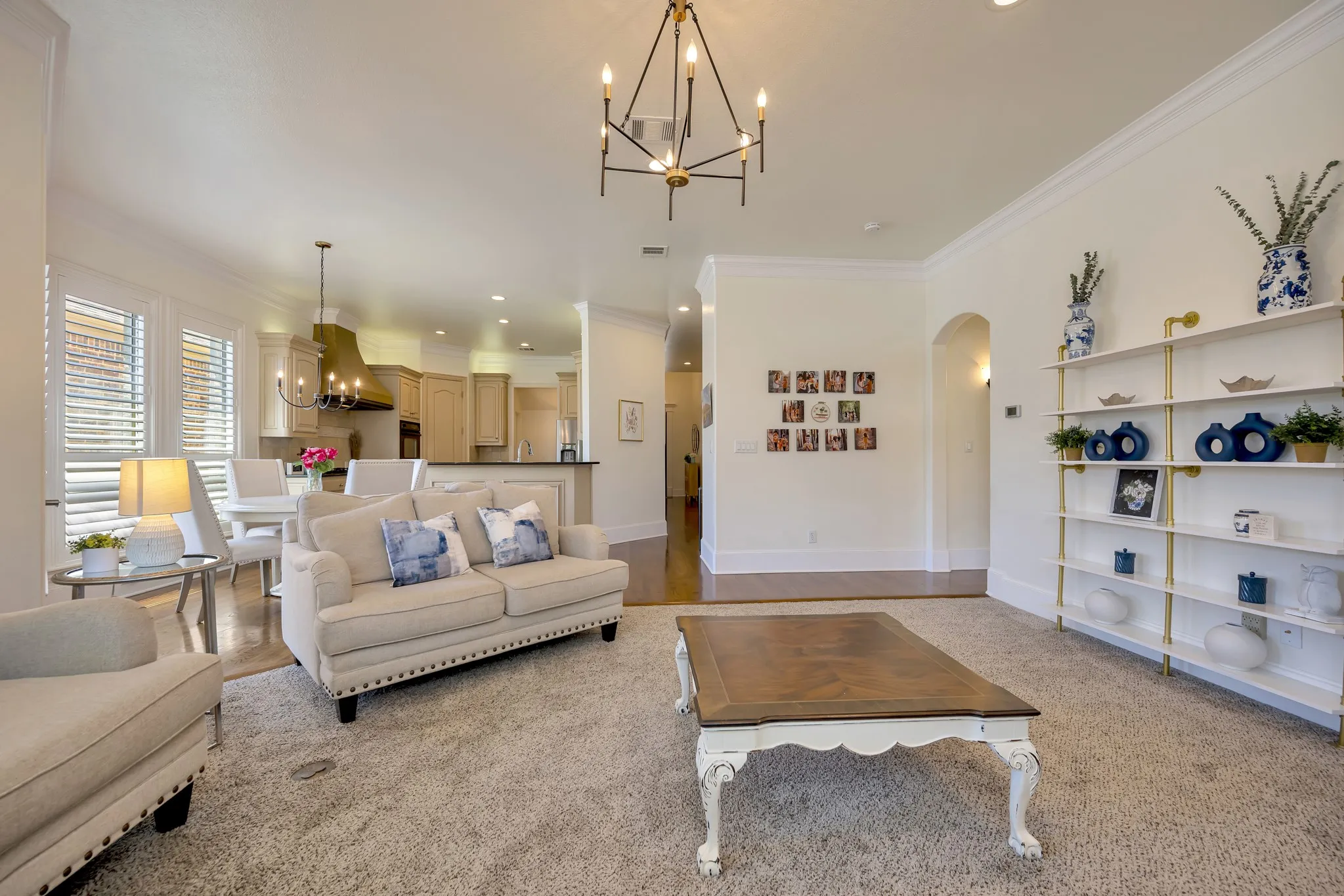 Single Family Residence For Sale in Tarrant County , 221 Versailles Lane, Keller, Texas 76248, 3 Bedroom, 3 Bathroom, 2 Garage spaces, 2,757 Sqft, built in 2002, mls#21338957, Real Estate Agent in Keller, Homes For Sale in Tarrant county, Homes For Sale in Keller, Realtor in Keller Texas, Real Estate Brokerage Independent Realty Texas, Luminita Cordes Realtor