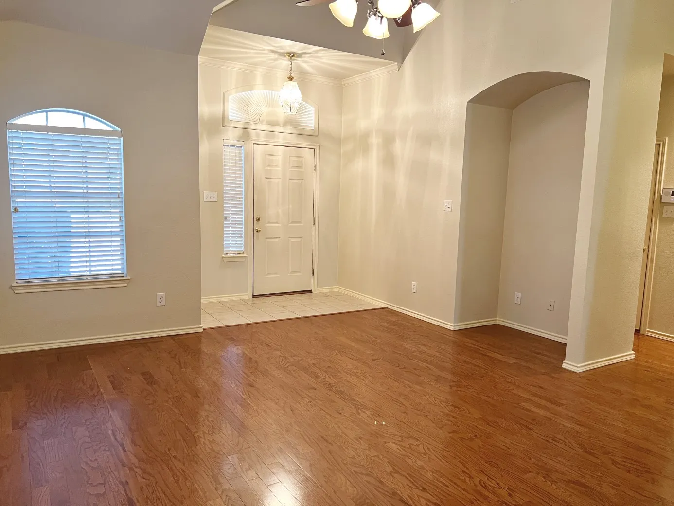 Living room to entry