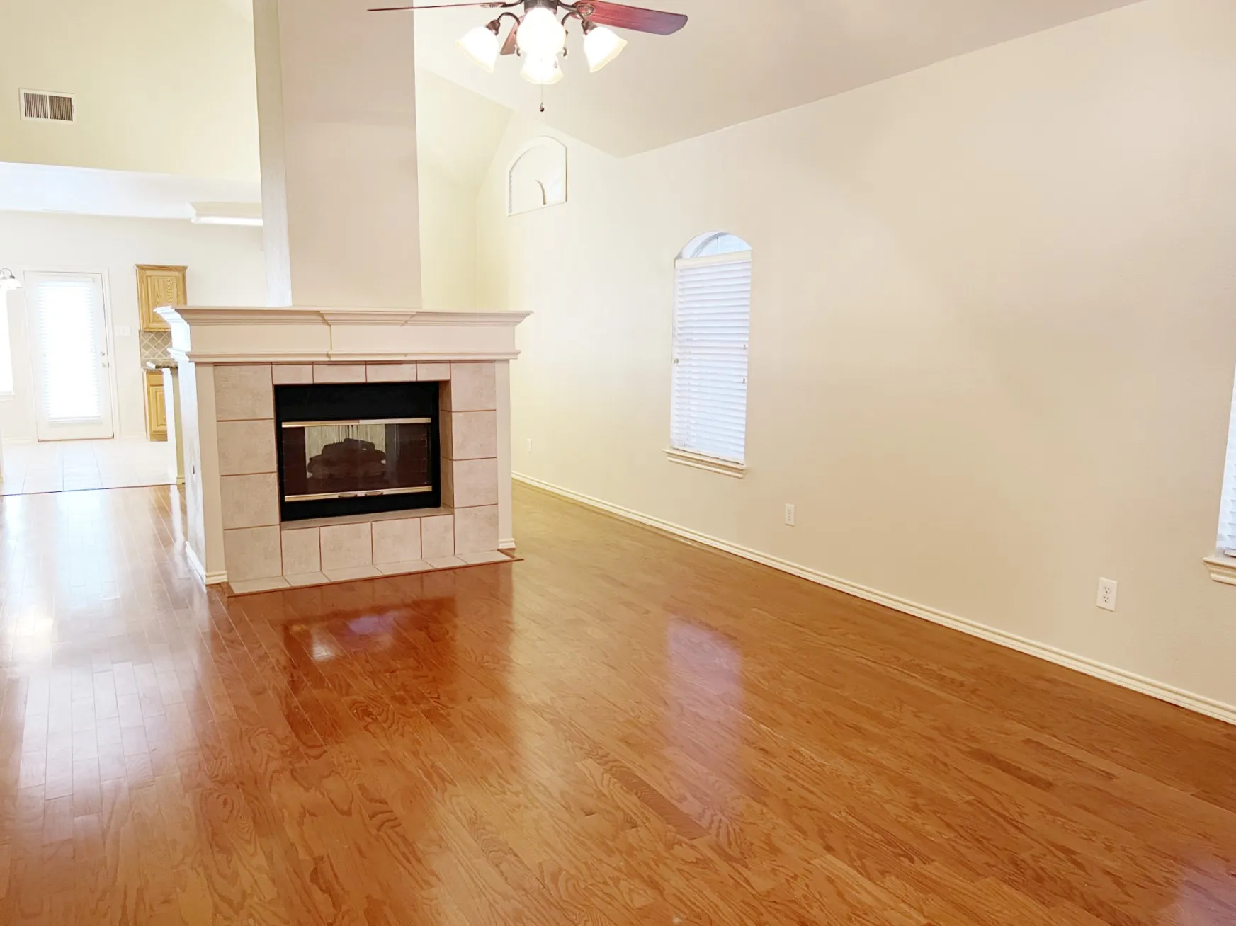Open floorplan, living room to dining room and kitchen