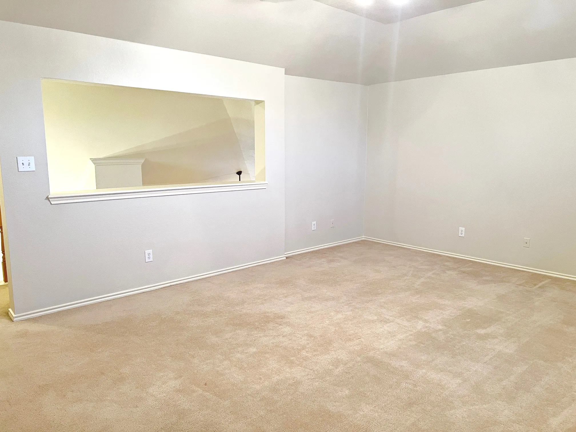 Huge flex room, perfect for media, game, gym, hobbies, etc.