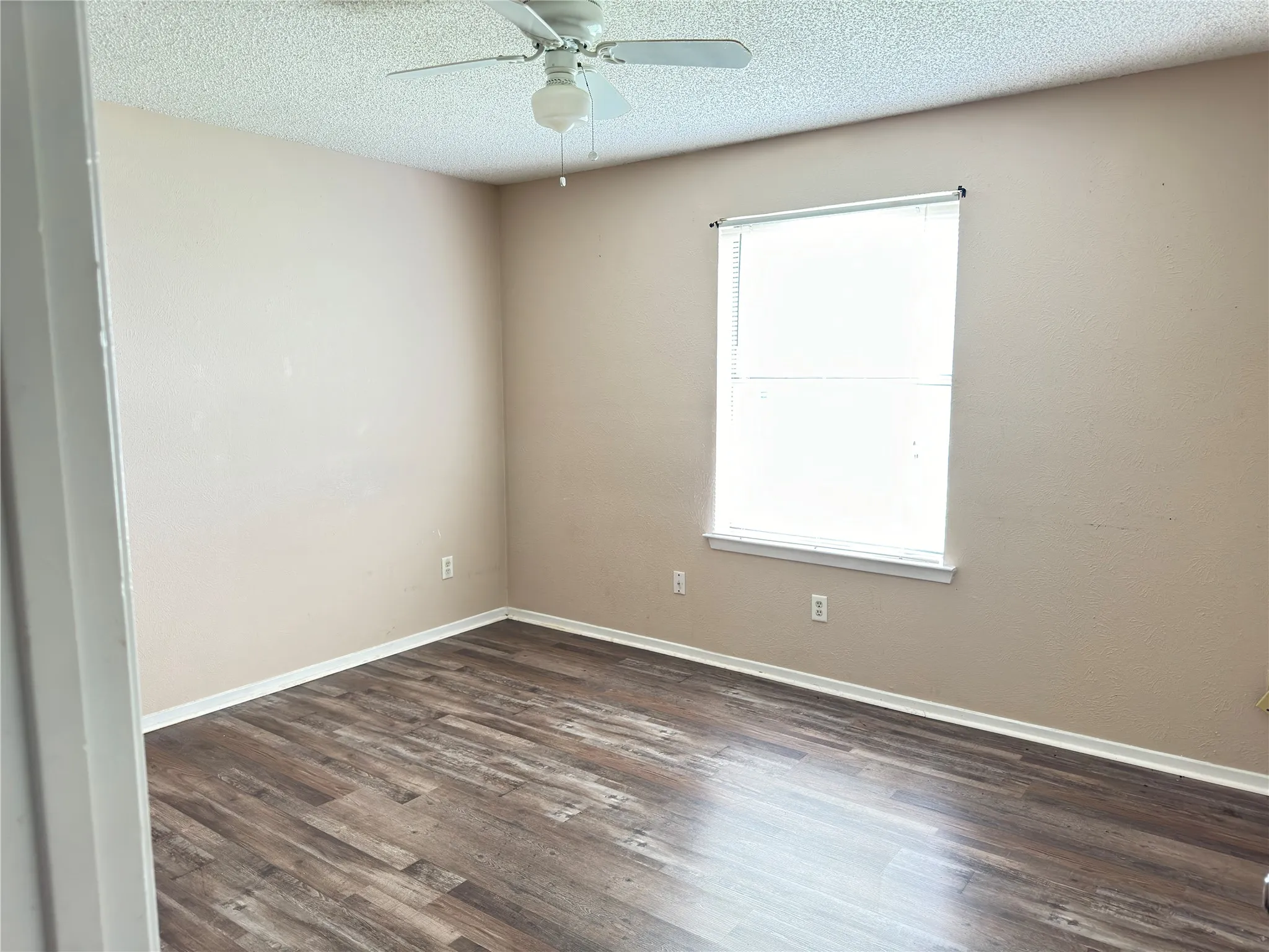 Duplex For Rent in Dallas County , 1444 Pinnacle Peak Drive, De Soto, Texas 75115, 3 Bedroom, 2 Bathroom, 2 Garage spaces, 3,336 Sqft, built in 1979, mls#21340419, Real Estate Agent in De Soto, Homes For Rent in Dallas county, Homes For Rent in De Soto, Realtor in De Soto Texas, Real Estate Brokerage Independent Realty Texas, Luminita Cordes Realtor