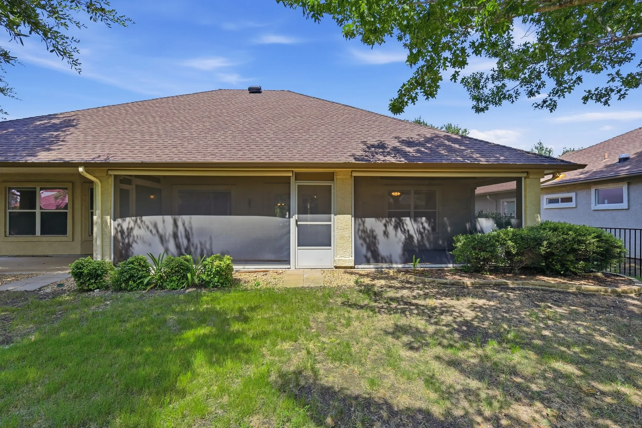 Single Family Residence For Sale in Denton County , 10509 Cascade Drive, Denton, Texas 76207, 2 Bedroom, 2 Bathroom, 2 Garage spaces, 1,959 Sqft, built in 2006, mls#21337590, Real Estate Agent in Denton, Homes For Sale in Denton county, Homes For Sale in Denton, Realtor in Denton Texas, Real Estate Brokerage Independent Realty Texas, Luminita Cordes Realtor