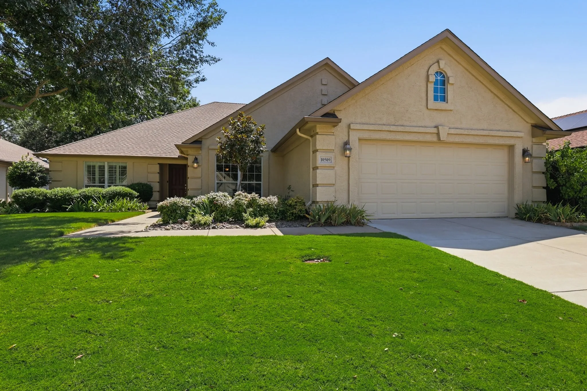 Single Family Residence For Sale in Denton County , 10509 Cascade Drive, Denton, Texas 76207, 2 Bedroom, 2 Bathroom, 2 Garage spaces, 1,959 Sqft, built in 2006, mls#21337590, Real Estate Agent in Denton, Homes For Sale in Denton county, Homes For Sale in Denton, Realtor in Denton Texas, Real Estate Brokerage Independent Realty Texas, Luminita Cordes Realtor