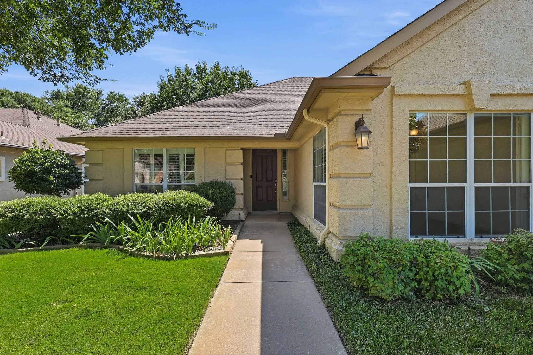 Single Family Residence For Sale in Denton County , 10509 Cascade Drive, Denton, Texas 76207, 2 Bedroom, 2 Bathroom, 2 Garage spaces, 1,959 Sqft, built in 2006, mls#21337590, Real Estate Agent in Denton, Homes For Sale in Denton county, Homes For Sale in Denton, Realtor in Denton Texas, Real Estate Brokerage Independent Realty Texas, Luminita Cordes Realtor