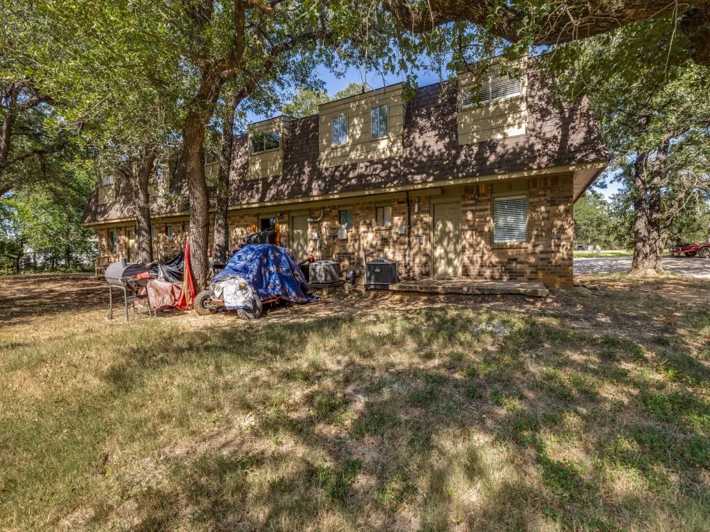 Townhouse For Rent in Parker County , 1408 Arvel Circle C, Reno, Texas 76020, 3 Bedrooms, 2 Bathrooms, Garage spaces, 1,200 Sqft, built in 1983, Price $1,350, mls#21340427, Real Estate Agent in Reno, Homes For Rent in Parker county, Homes For Rent in Reno, Realtor in Reno Texas, Real Estate Brokerage Independent Realty Texas, Luminita Cordes Realtor