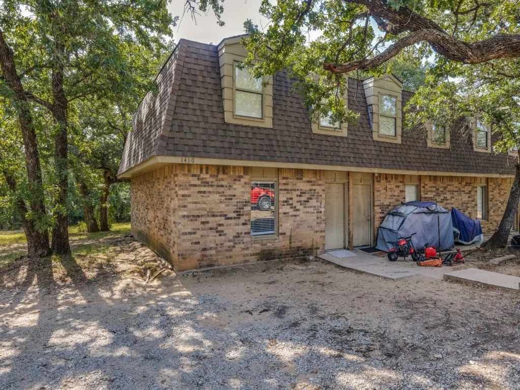 Townhouse For Rent in Parker County , 1408 Arvel Circle C, Reno, Texas 76020, 3 Bedrooms, 2 Bathrooms, Garage spaces, 1,200 Sqft, built in 1983, Price $1,350, mls#21340427, Real Estate Agent in Reno, Homes For Rent in Parker county, Homes For Rent in Reno, Realtor in Reno Texas, Real Estate Brokerage Independent Realty Texas, Luminita Cordes Realtor