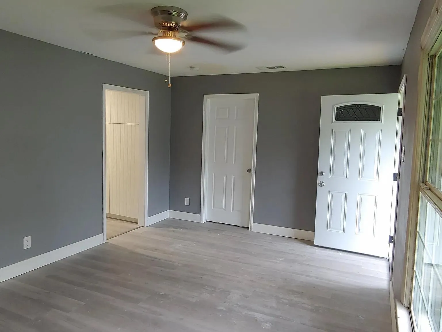 Single Family Residence For Sale in Dallas County , 4421 Cicero Street, Dallas, Texas 75216, 3 Bedrooms, 1 Bathroom, Garage spaces, 1,100 Sqft, built in 1952, Price $225,000, mls#21340428, Real Estate Agent in Dallas, Homes For Sale in Dallas county, Homes For Sale in Dallas, Realtor in Dallas Texas, Real Estate Brokerage Independent Realty Texas, Luminita Cordes Realtor