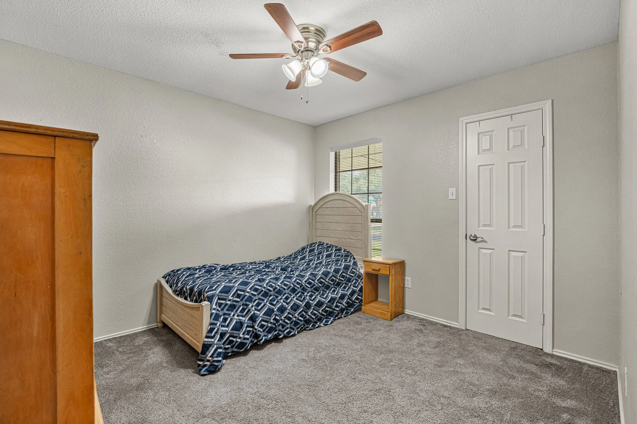 Single Family Residence For Sale in Tarrant County , 4600 Applewood Road, Fort Worth, Texas 76133, 4 Bedroom, 2 Bathroom, 2 Garage spaces, 1,871 Sqft, built in 1983, mls#21336106, Real Estate Agent in Fort Worth, Homes For Sale in Tarrant county, Homes For Sale in Fort Worth, Realtor in Fort Worth Texas, Real Estate Brokerage Independent Realty Texas, Luminita Cordes Realtor