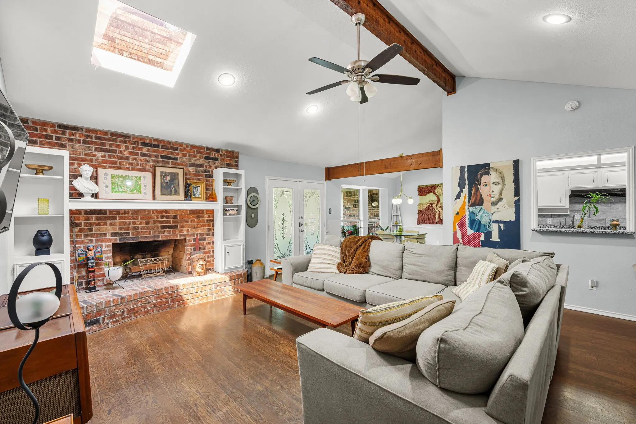 Single Family Residence For Sale in Tarrant County , 4600 Applewood Road, Fort Worth, Texas 76133, 4 Bedroom, 2 Bathroom, 2 Garage spaces, 1,871 Sqft, built in 1983, mls#21336106, Real Estate Agent in Fort Worth, Homes For Sale in Tarrant county, Homes For Sale in Fort Worth, Realtor in Fort Worth Texas, Real Estate Brokerage Independent Realty Texas, Luminita Cordes Realtor
