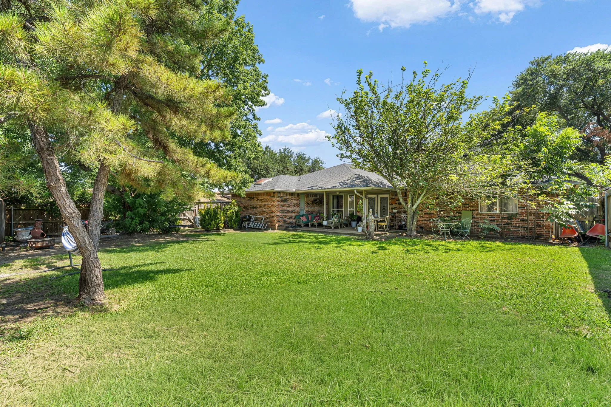Single Family Residence For Sale in Tarrant County , 4600 Applewood Road, Fort Worth, Texas 76133, 4 Bedroom, 2 Bathroom, 2 Garage spaces, 1,871 Sqft, built in 1983, mls#21336106, Real Estate Agent in Fort Worth, Homes For Sale in Tarrant county, Homes For Sale in Fort Worth, Realtor in Fort Worth Texas, Real Estate Brokerage Independent Realty Texas, Luminita Cordes Realtor