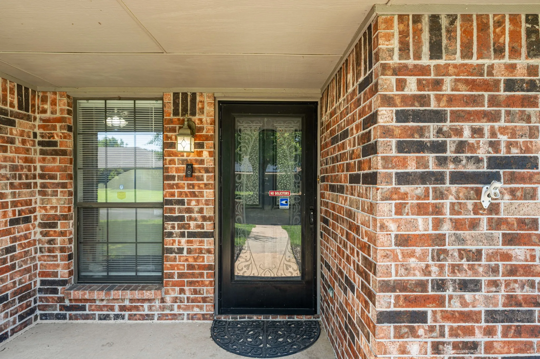 Single Family Residence For Sale in Tarrant County , 4600 Applewood Road, Fort Worth, Texas 76133, 4 Bedroom, 2 Bathroom, 2 Garage spaces, 1,871 Sqft, built in 1983, mls#21336106, Real Estate Agent in Fort Worth, Homes For Sale in Tarrant county, Homes For Sale in Fort Worth, Realtor in Fort Worth Texas, Real Estate Brokerage Independent Realty Texas, Luminita Cordes Realtor