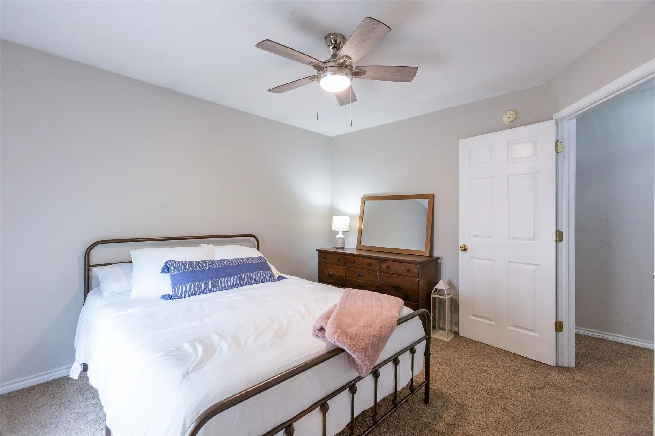 Apartment For Rent in Taylor County , 634 E North 16th Street B, Abilene, Texas 79601, 2 Bedroom, 1 Bathroom, Garage spaces, 794 Sqft, built in 2000, mls#21340410, Real Estate Agent in Abilene, Homes For Rent in Taylor county, Homes For Rent in Abilene, Realtor in Abilene Texas, Real Estate Brokerage Independent Realty Texas, Luminita Cordes Realtor