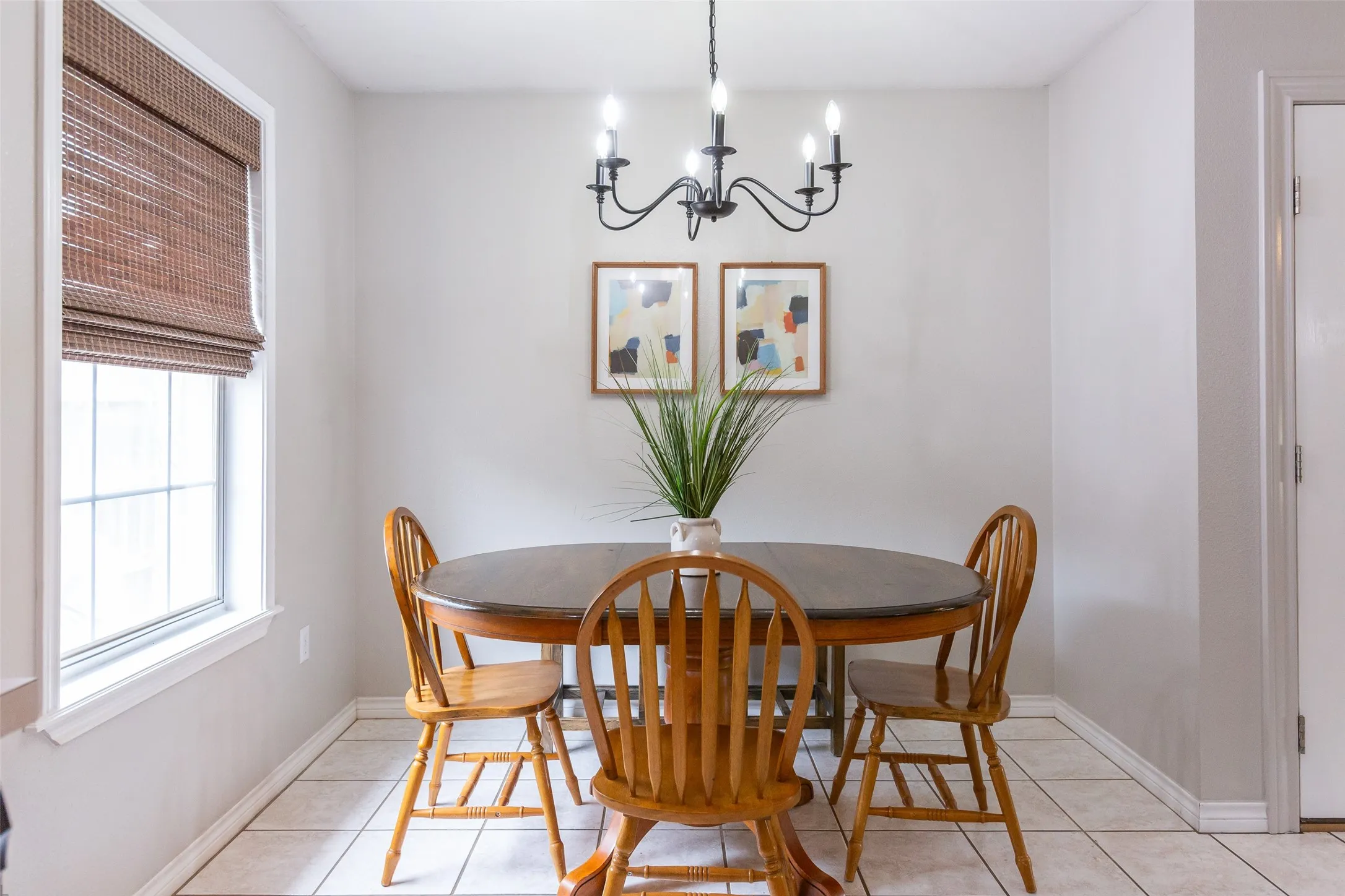 Apartment For Rent in Taylor County , 634 E North 16th Street B, Abilene, Texas 79601, 2 Bedroom, 1 Bathroom, Garage spaces, 794 Sqft, built in 2000, mls#21340410, Real Estate Agent in Abilene, Homes For Rent in Taylor county, Homes For Rent in Abilene, Realtor in Abilene Texas, Real Estate Brokerage Independent Realty Texas, Luminita Cordes Realtor