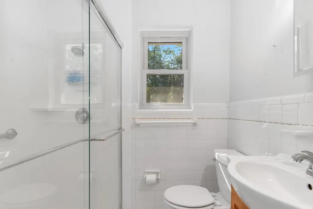 Single Family Residence For Sale in Tarrant County , 401 S Beverly Street, Crowley, Texas 76036, 3 Bedroom, 2 Bathroom, 2 Garage spaces, 1,941 Sqft, built in 1964, mls#21340130, Real Estate Agent in Crowley, Homes For Sale in Tarrant county, Homes For Sale in Crowley, Realtor in Crowley Texas, Real Estate Brokerage Independent Realty Texas, Luminita Cordes Realtor
