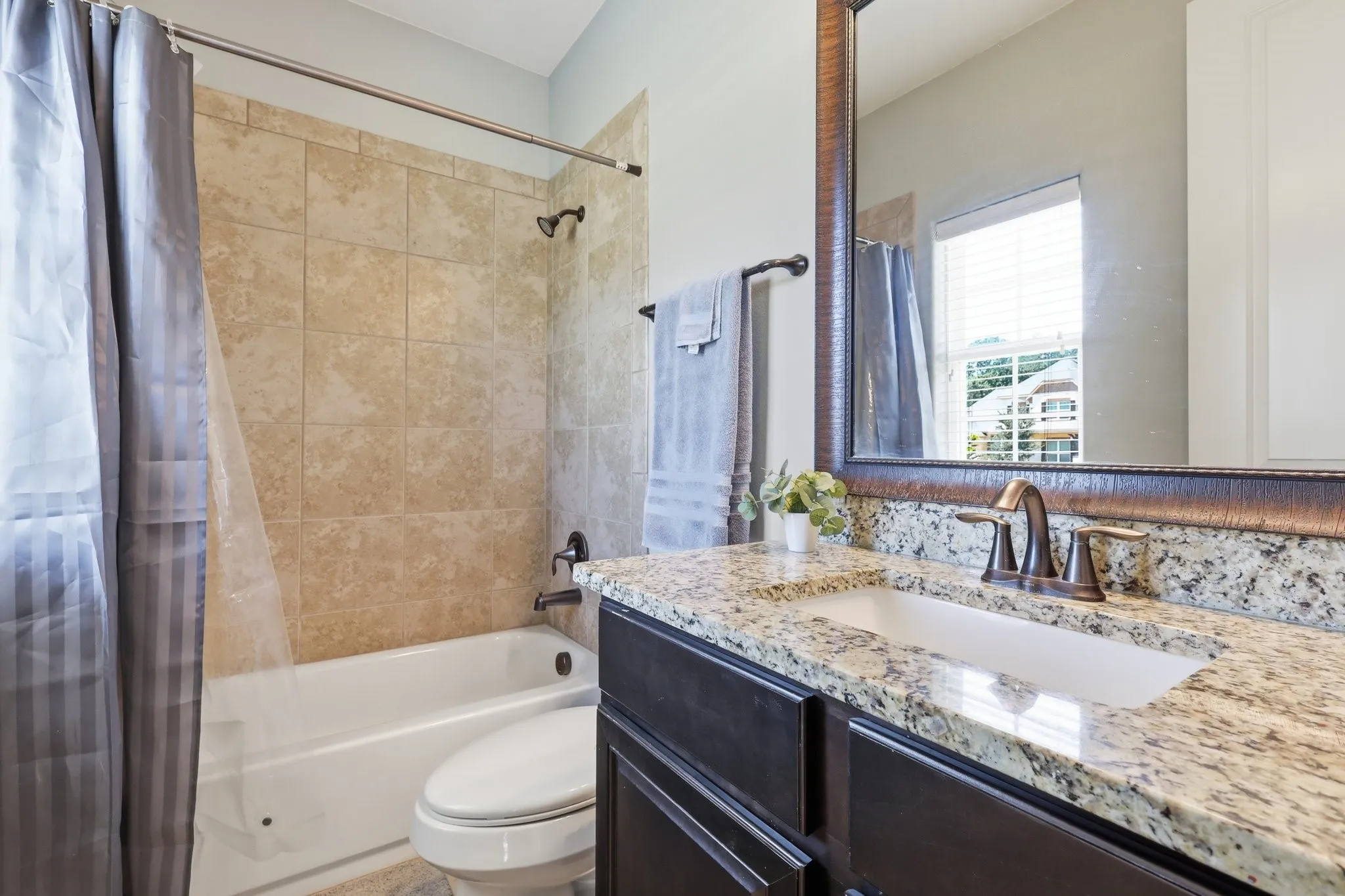 Single Family Residence For Sale in Denton County , 138 Dogwood Drive, Krugerville, Texas 76227, 4 Bedroom, 5 Bathroom, 3 Garage spaces, 4,058 Sqft, built in 2017, mls#21335608, Real Estate Agent in Krugerville, Homes For Sale in Denton county, Homes For Sale in Krugerville, Realtor in Krugerville Texas, Real Estate Brokerage Independent Realty Texas, Luminita Cordes Realtor