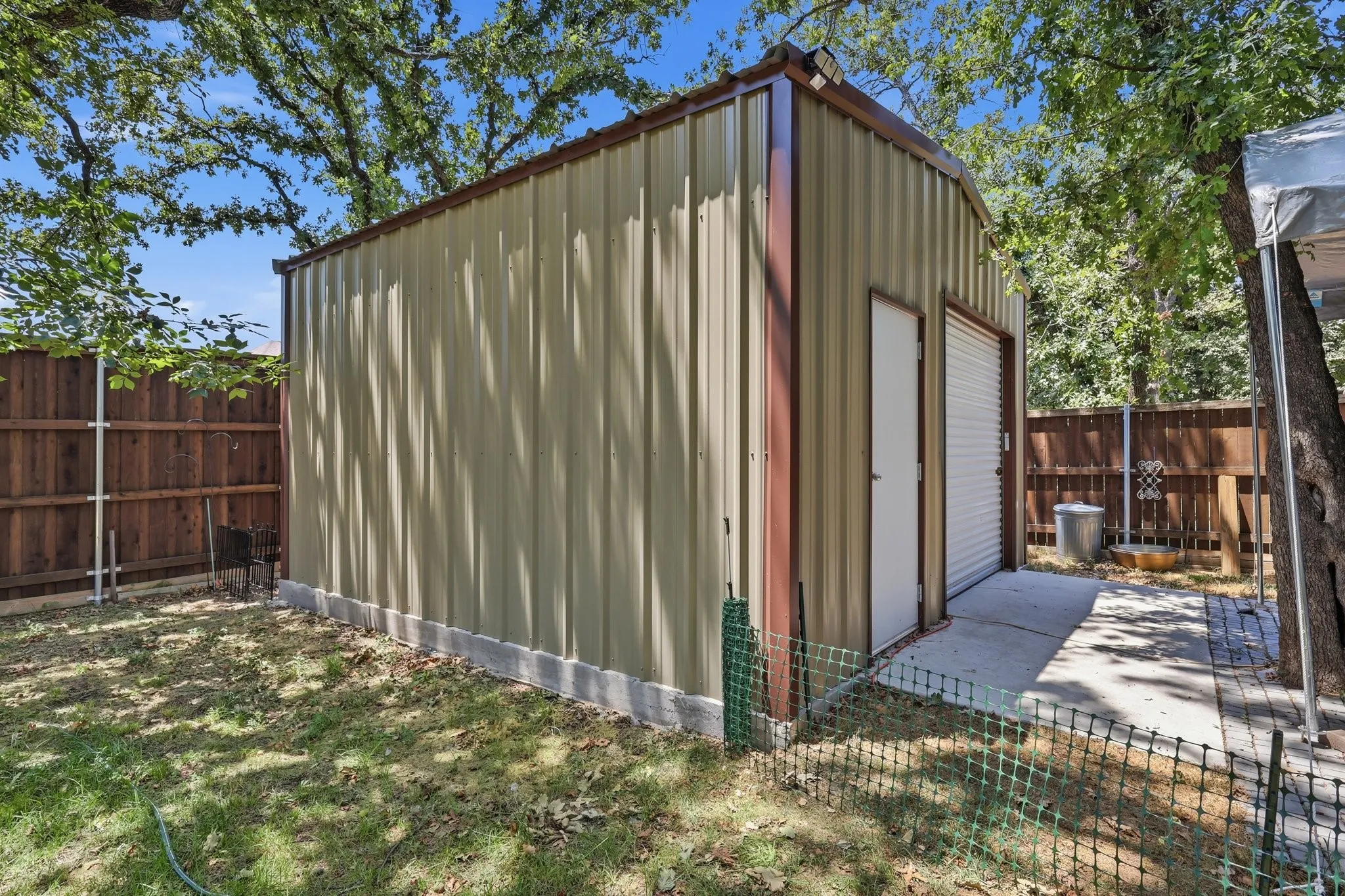 Single Family Residence For Sale in Denton County , 138 Dogwood Drive, Krugerville, Texas 76227, 4 Bedroom, 5 Bathroom, 3 Garage spaces, 4,058 Sqft, built in 2017, mls#21335608, Real Estate Agent in Krugerville, Homes For Sale in Denton county, Homes For Sale in Krugerville, Realtor in Krugerville Texas, Real Estate Brokerage Independent Realty Texas, Luminita Cordes Realtor