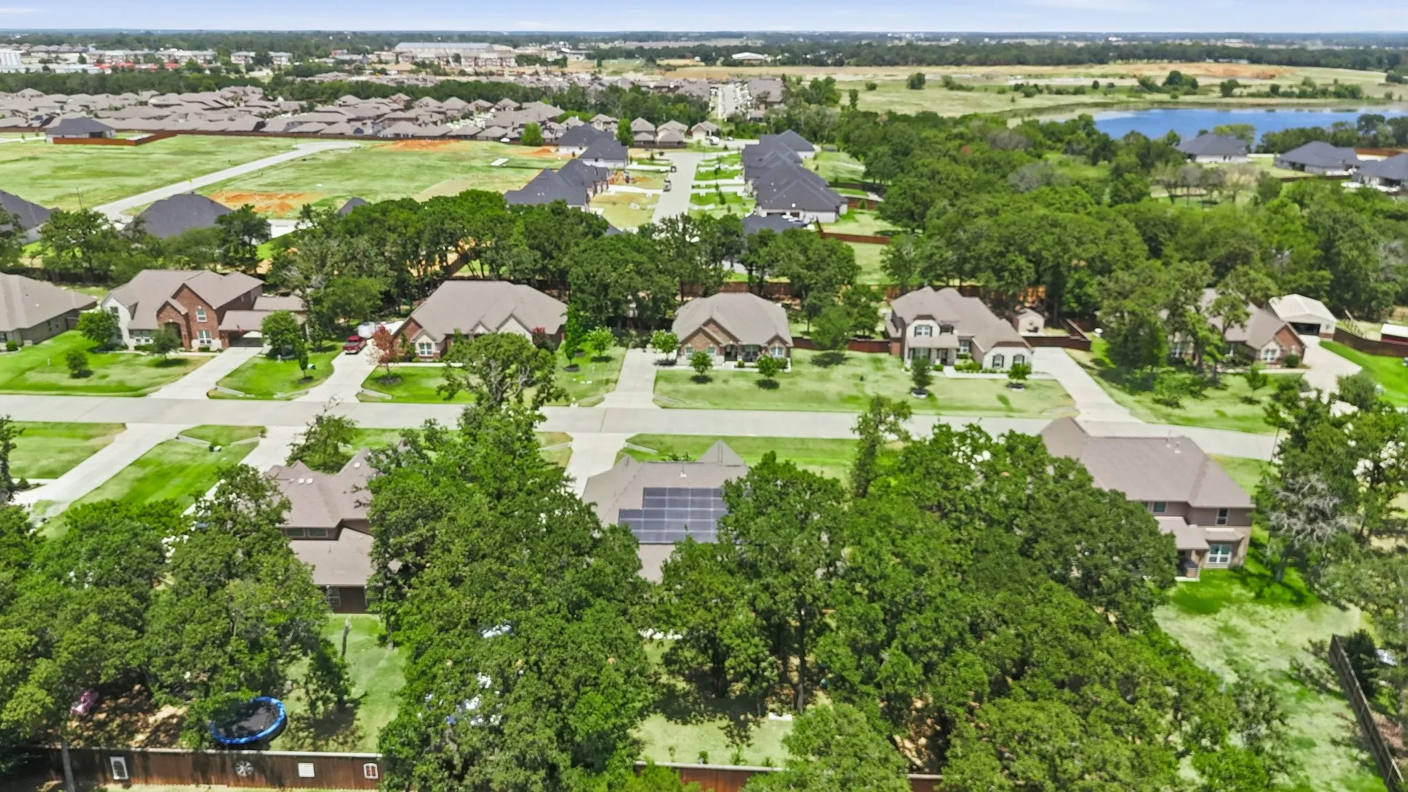 Single Family Residence For Sale in Denton County , 138 Dogwood Drive, Krugerville, Texas 76227, 4 Bedroom, 5 Bathroom, 3 Garage spaces, 4,058 Sqft, built in 2017, mls#21335608, Real Estate Agent in Krugerville, Homes For Sale in Denton county, Homes For Sale in Krugerville, Realtor in Krugerville Texas, Real Estate Brokerage Independent Realty Texas, Luminita Cordes Realtor