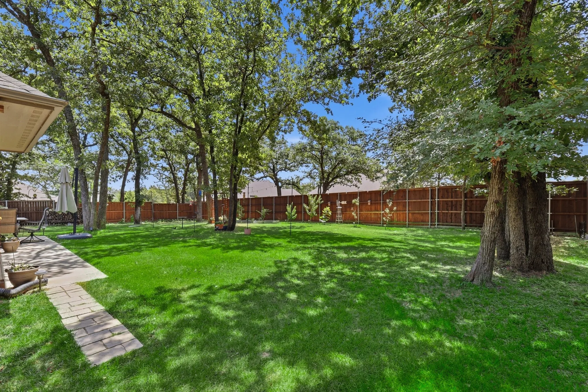 Single Family Residence For Sale in Denton County , 138 Dogwood Drive, Krugerville, Texas 76227, 4 Bedroom, 5 Bathroom, 3 Garage spaces, 4,058 Sqft, built in 2017, mls#21335608, Real Estate Agent in Krugerville, Homes For Sale in Denton county, Homes For Sale in Krugerville, Realtor in Krugerville Texas, Real Estate Brokerage Independent Realty Texas, Luminita Cordes Realtor