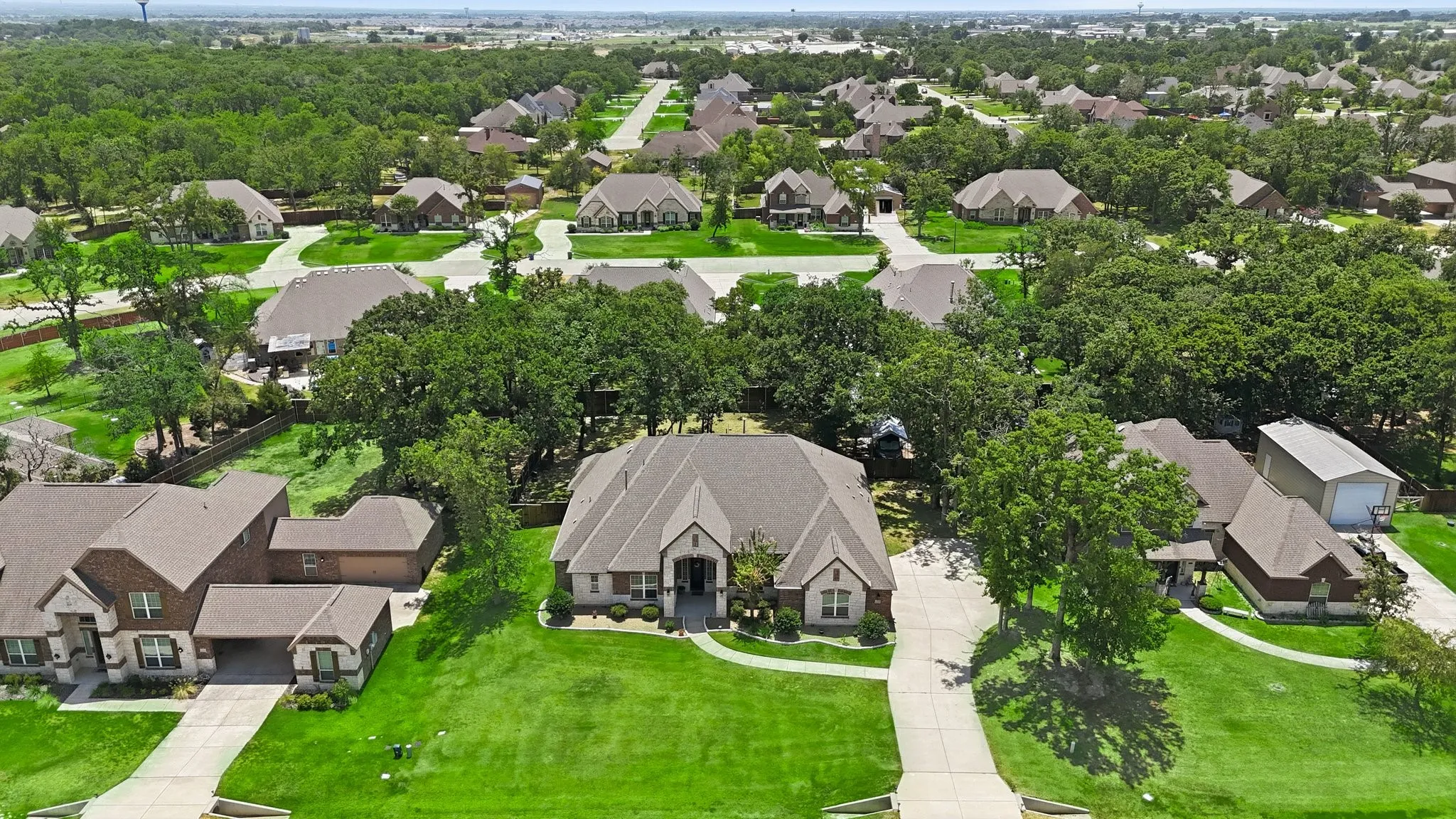 Single Family Residence For Sale in Denton County , 138 Dogwood Drive, Krugerville, Texas 76227, 4 Bedroom, 5 Bathroom, 3 Garage spaces, 4,058 Sqft, built in 2017, mls#21335608, Real Estate Agent in Krugerville, Homes For Sale in Denton county, Homes For Sale in Krugerville, Realtor in Krugerville Texas, Real Estate Brokerage Independent Realty Texas, Luminita Cordes Realtor