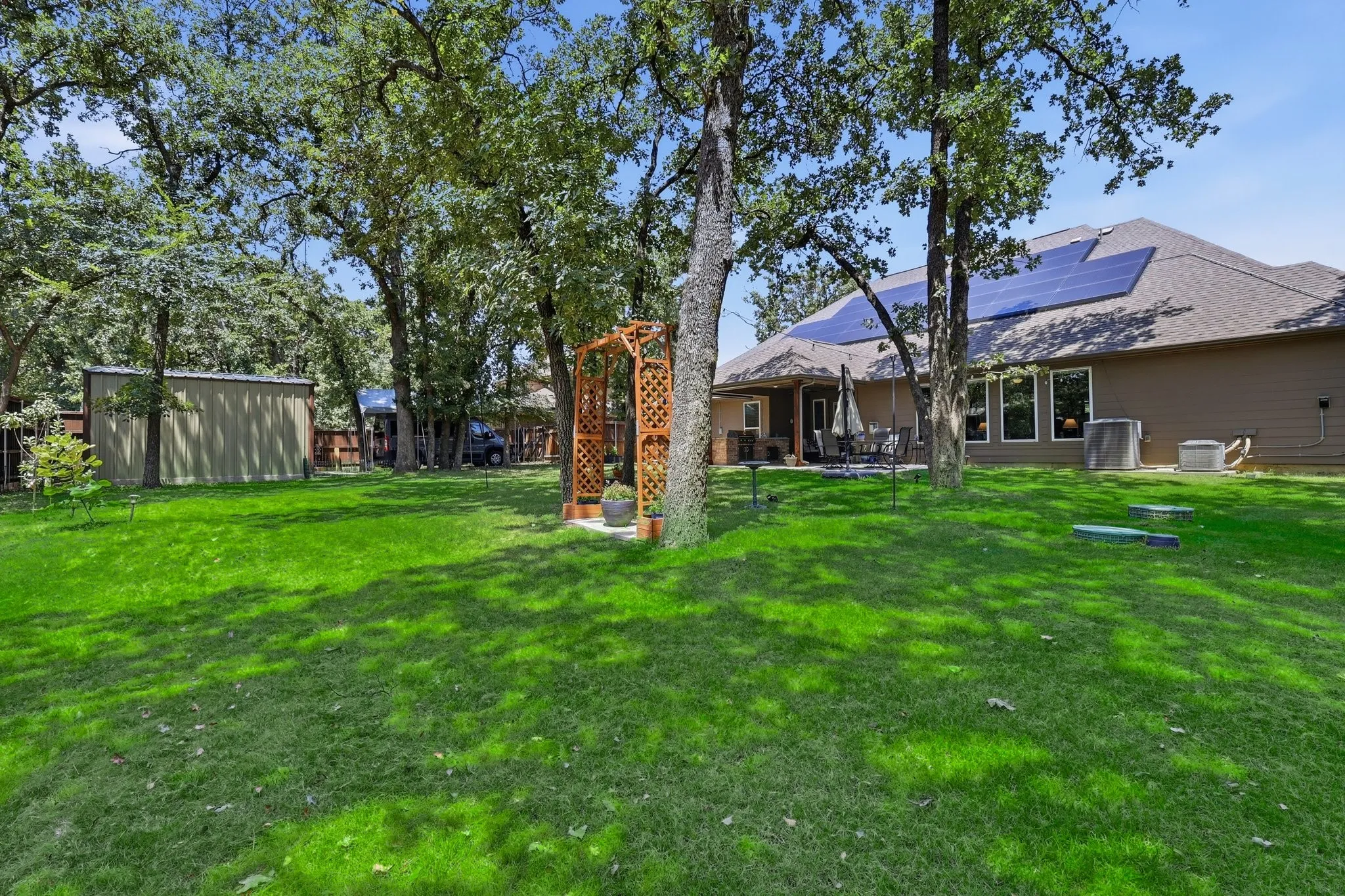 Single Family Residence For Sale in Denton County , 138 Dogwood Drive, Krugerville, Texas 76227, 4 Bedroom, 5 Bathroom, 3 Garage spaces, 4,058 Sqft, built in 2017, mls#21335608, Real Estate Agent in Krugerville, Homes For Sale in Denton county, Homes For Sale in Krugerville, Realtor in Krugerville Texas, Real Estate Brokerage Independent Realty Texas, Luminita Cordes Realtor
