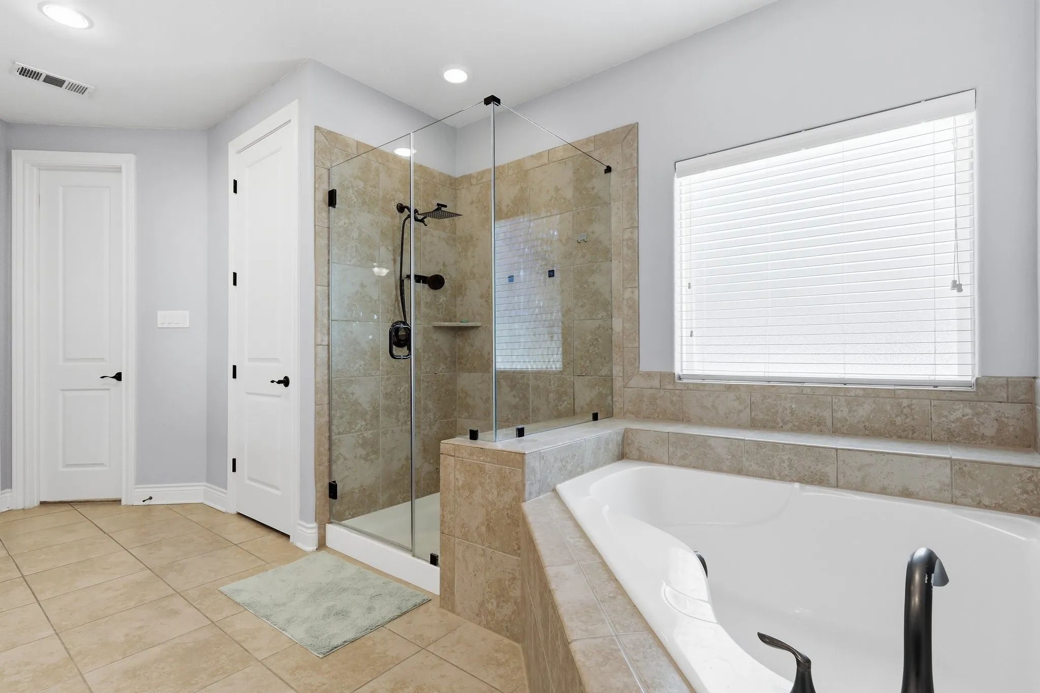 Single Family Residence For Sale in Denton County , 138 Dogwood Drive, Krugerville, Texas 76227, 4 Bedroom, 5 Bathroom, 3 Garage spaces, 4,058 Sqft, built in 2017, mls#21335608, Real Estate Agent in Krugerville, Homes For Sale in Denton county, Homes For Sale in Krugerville, Realtor in Krugerville Texas, Real Estate Brokerage Independent Realty Texas, Luminita Cordes Realtor