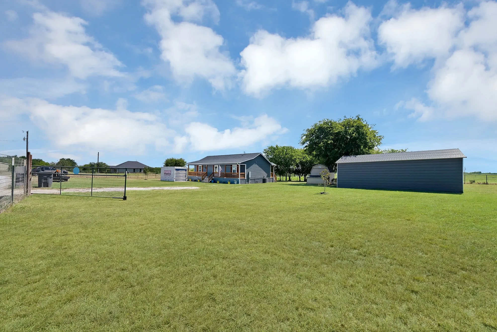 Single Family Residence For Sale in Wise County , 1237 Private Road 4219, Decatur, Texas 76234, 2 Bedroom, 2 Bathroom, 2 Garage spaces, 1,194 Sqft, built in 2020, mls#21339688, Real Estate Agent in Decatur, Homes For Sale in Wise county, Homes For Sale in Decatur, Realtor in Decatur Texas, Real Estate Brokerage Independent Realty Texas, Luminita Cordes Realtor