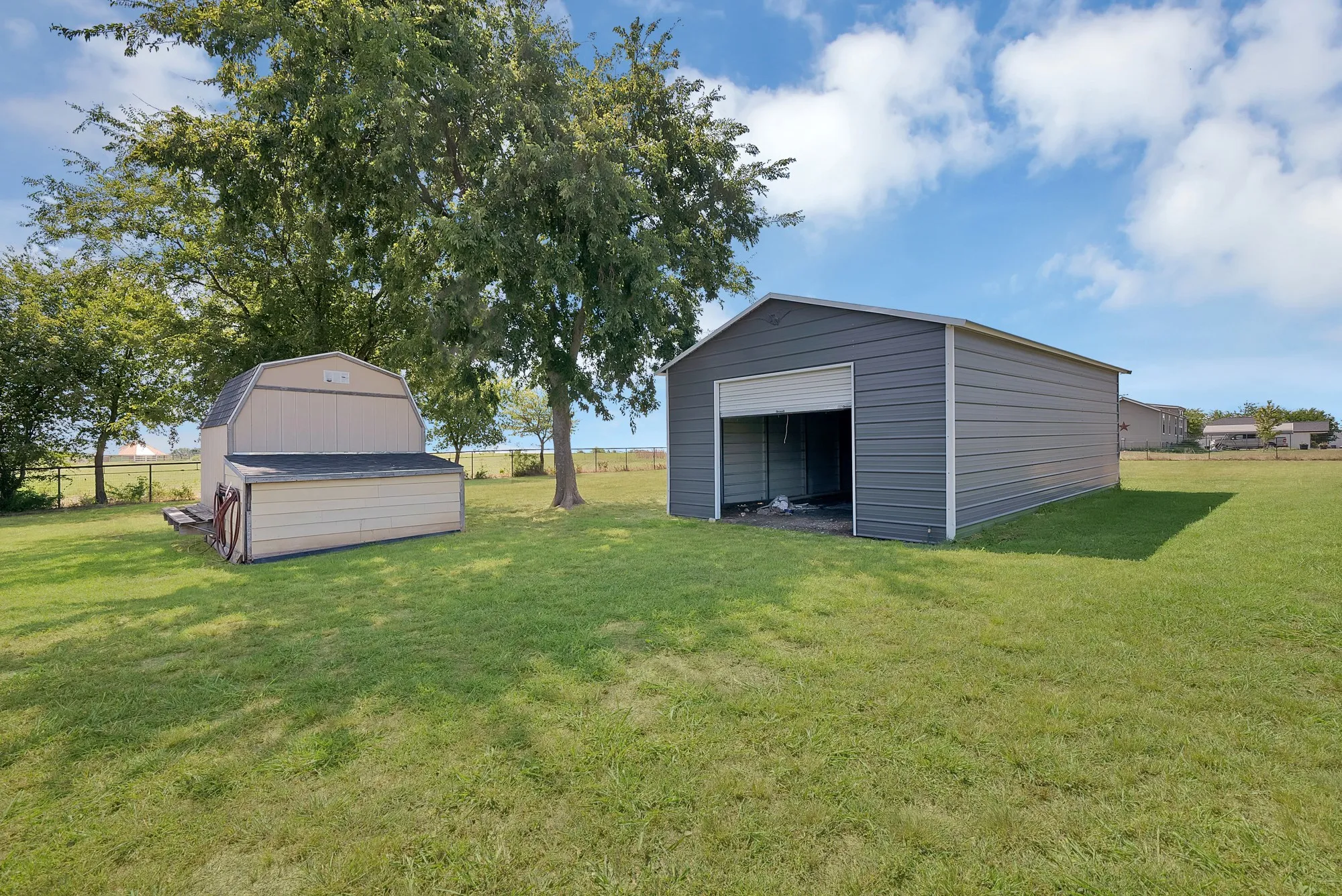 Single Family Residence For Sale in Wise County , 1237 Private Road 4219, Decatur, Texas 76234, 2 Bedroom, 2 Bathroom, 2 Garage spaces, 1,194 Sqft, built in 2020, mls#21339688, Real Estate Agent in Decatur, Homes For Sale in Wise county, Homes For Sale in Decatur, Realtor in Decatur Texas, Real Estate Brokerage Independent Realty Texas, Luminita Cordes Realtor