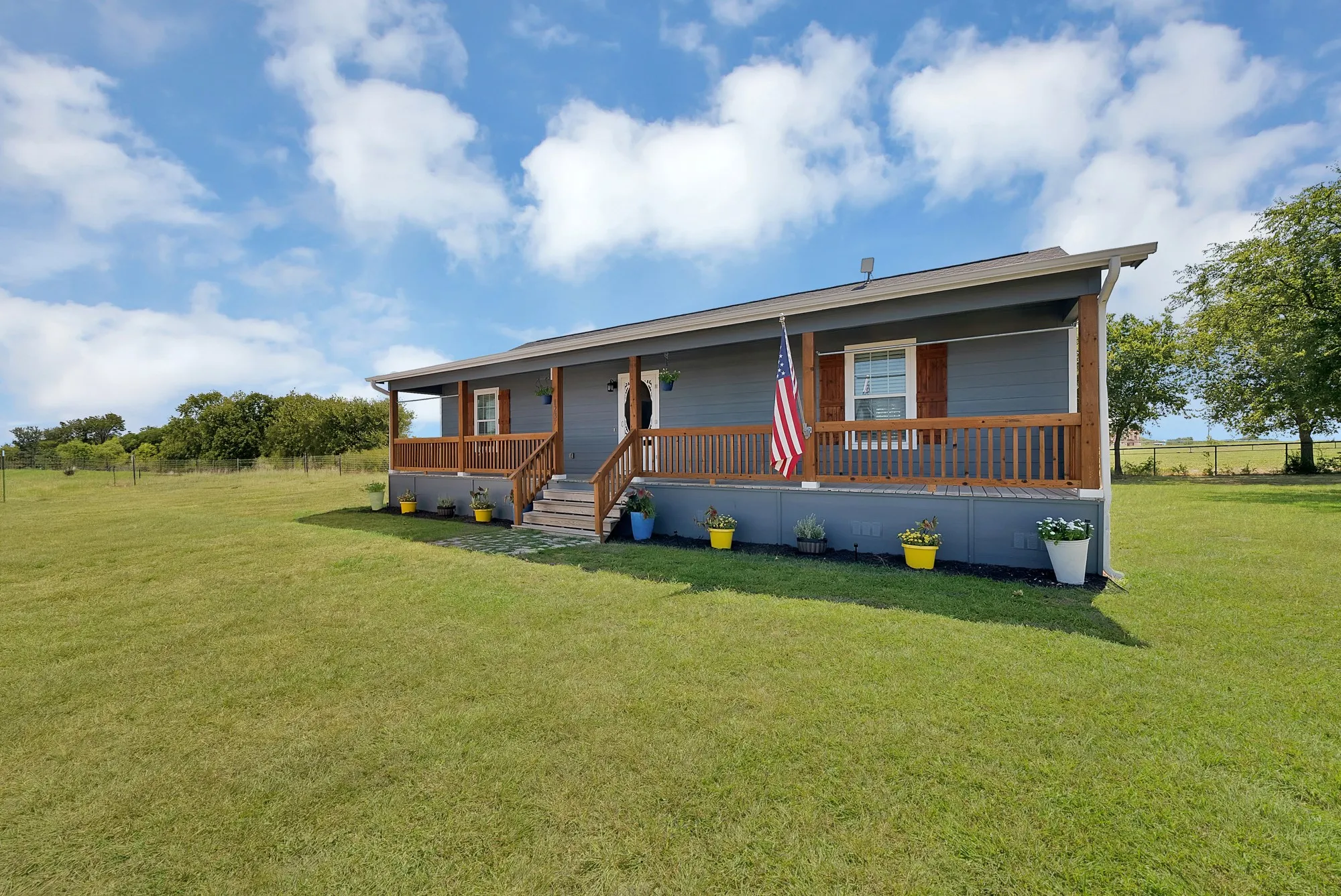 Single Family Residence For Sale in Wise County , 1237 Private Road 4219, Decatur, Texas 76234, 2 Bedroom, 2 Bathroom, 2 Garage spaces, 1,194 Sqft, built in 2020, mls#21339688, Real Estate Agent in Decatur, Homes For Sale in Wise county, Homes For Sale in Decatur, Realtor in Decatur Texas, Real Estate Brokerage Independent Realty Texas, Luminita Cordes Realtor