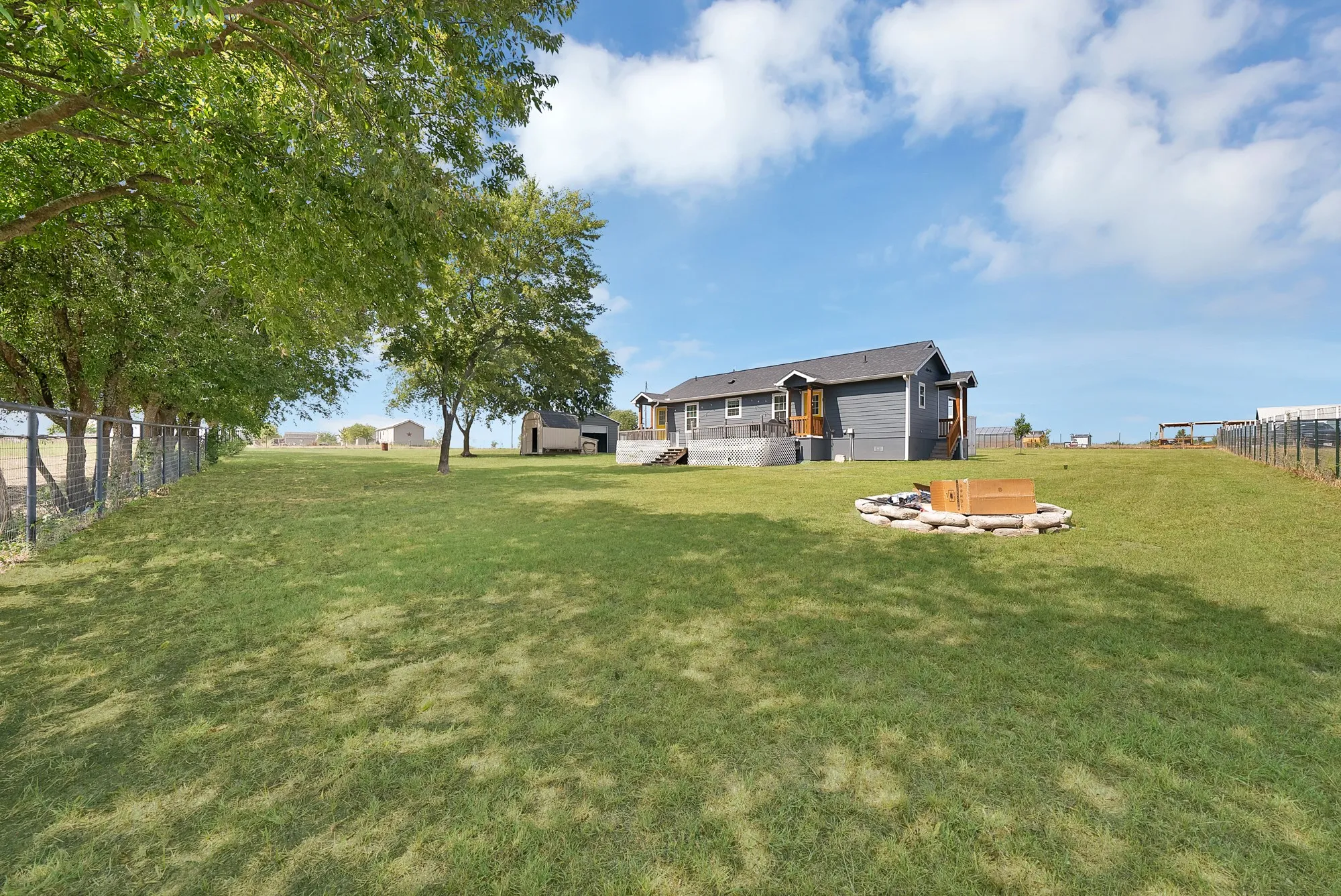 Single Family Residence For Sale in Wise County , 1237 Private Road 4219, Decatur, Texas 76234, 2 Bedroom, 2 Bathroom, 2 Garage spaces, 1,194 Sqft, built in 2020, mls#21339688, Real Estate Agent in Decatur, Homes For Sale in Wise county, Homes For Sale in Decatur, Realtor in Decatur Texas, Real Estate Brokerage Independent Realty Texas, Luminita Cordes Realtor