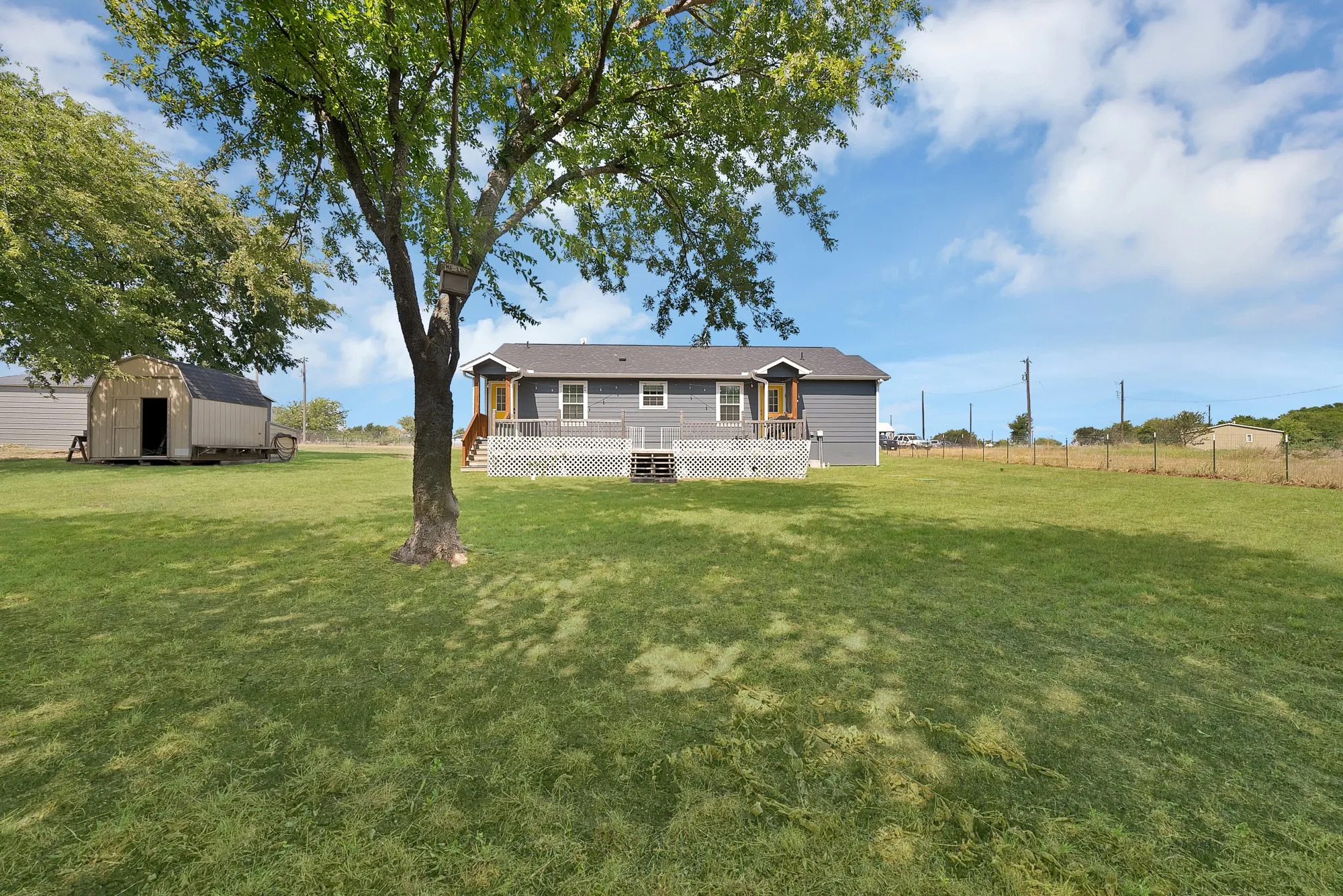 Single Family Residence For Sale in Wise County , 1237 Private Road 4219, Decatur, Texas 76234, 2 Bedroom, 2 Bathroom, 2 Garage spaces, 1,194 Sqft, built in 2020, mls#21339688, Real Estate Agent in Decatur, Homes For Sale in Wise county, Homes For Sale in Decatur, Realtor in Decatur Texas, Real Estate Brokerage Independent Realty Texas, Luminita Cordes Realtor