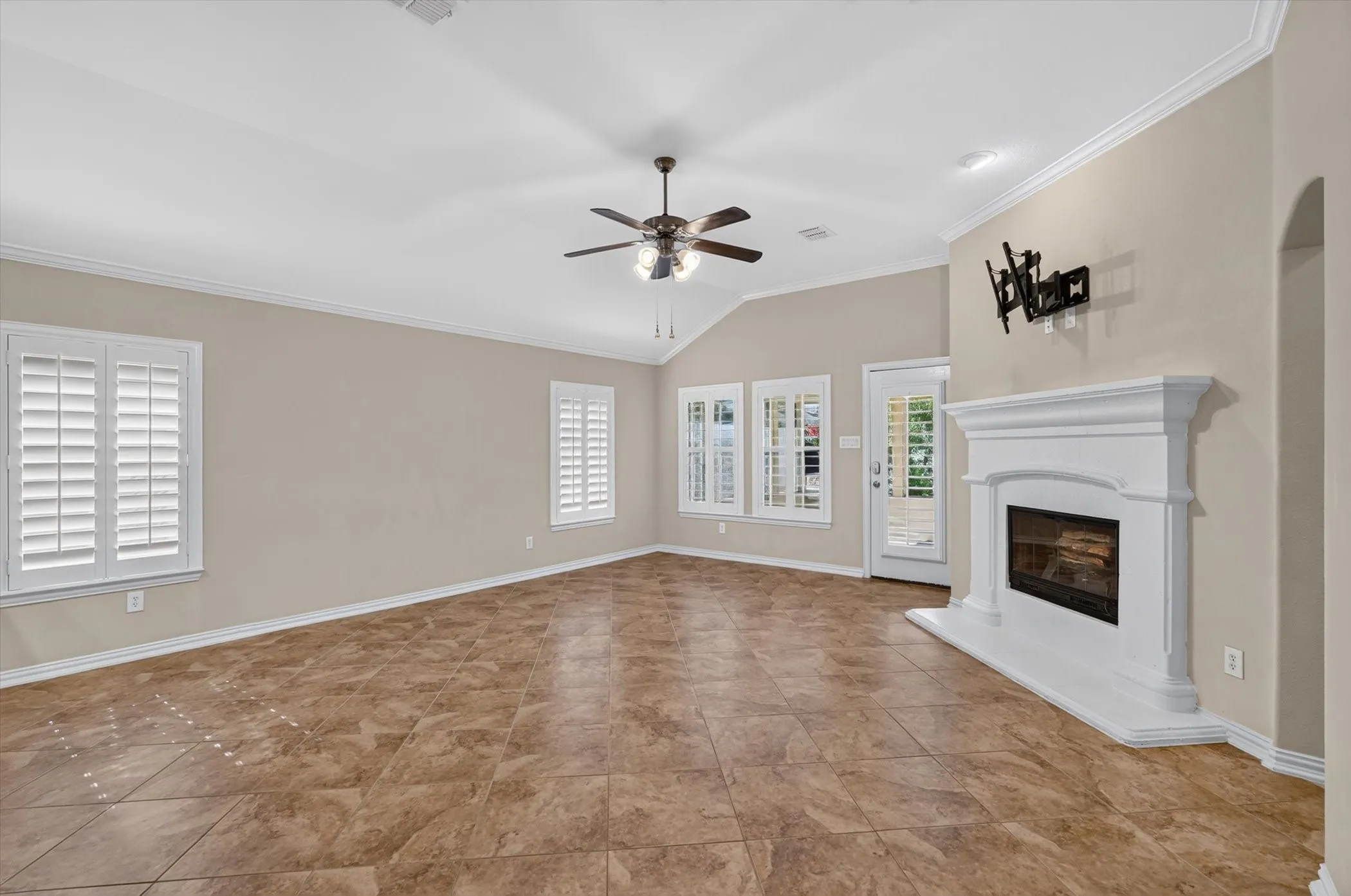 Single Family Residence For Rent in Collin County , 307 Highland Ridge Drive, Wylie, Texas 75098, 3 Bedroom, 2 Bathroom, 2 Garage spaces, 1,975 Sqft, built in 2009, mls#21337350, Real Estate Agent in Wylie, Homes For Rent in Collin county, Homes For Rent in Wylie, Realtor in Wylie Texas, Real Estate Brokerage Independent Realty Texas, Luminita Cordes Realtor