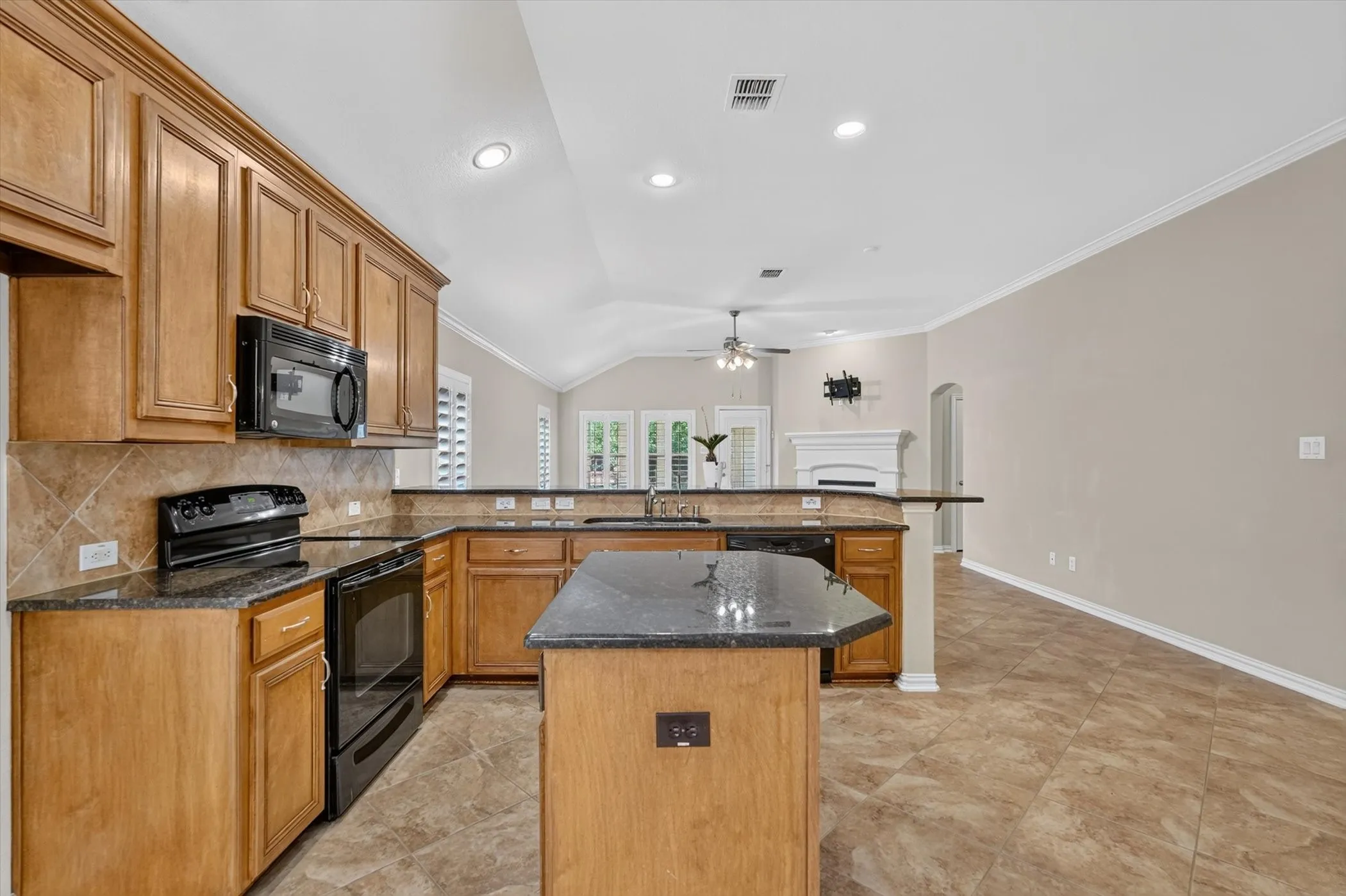 Single Family Residence For Rent in Collin County , 307 Highland Ridge Drive, Wylie, Texas 75098, 3 Bedroom, 2 Bathroom, 2 Garage spaces, 1,975 Sqft, built in 2009, mls#21337350, Real Estate Agent in Wylie, Homes For Rent in Collin county, Homes For Rent in Wylie, Realtor in Wylie Texas, Real Estate Brokerage Independent Realty Texas, Luminita Cordes Realtor