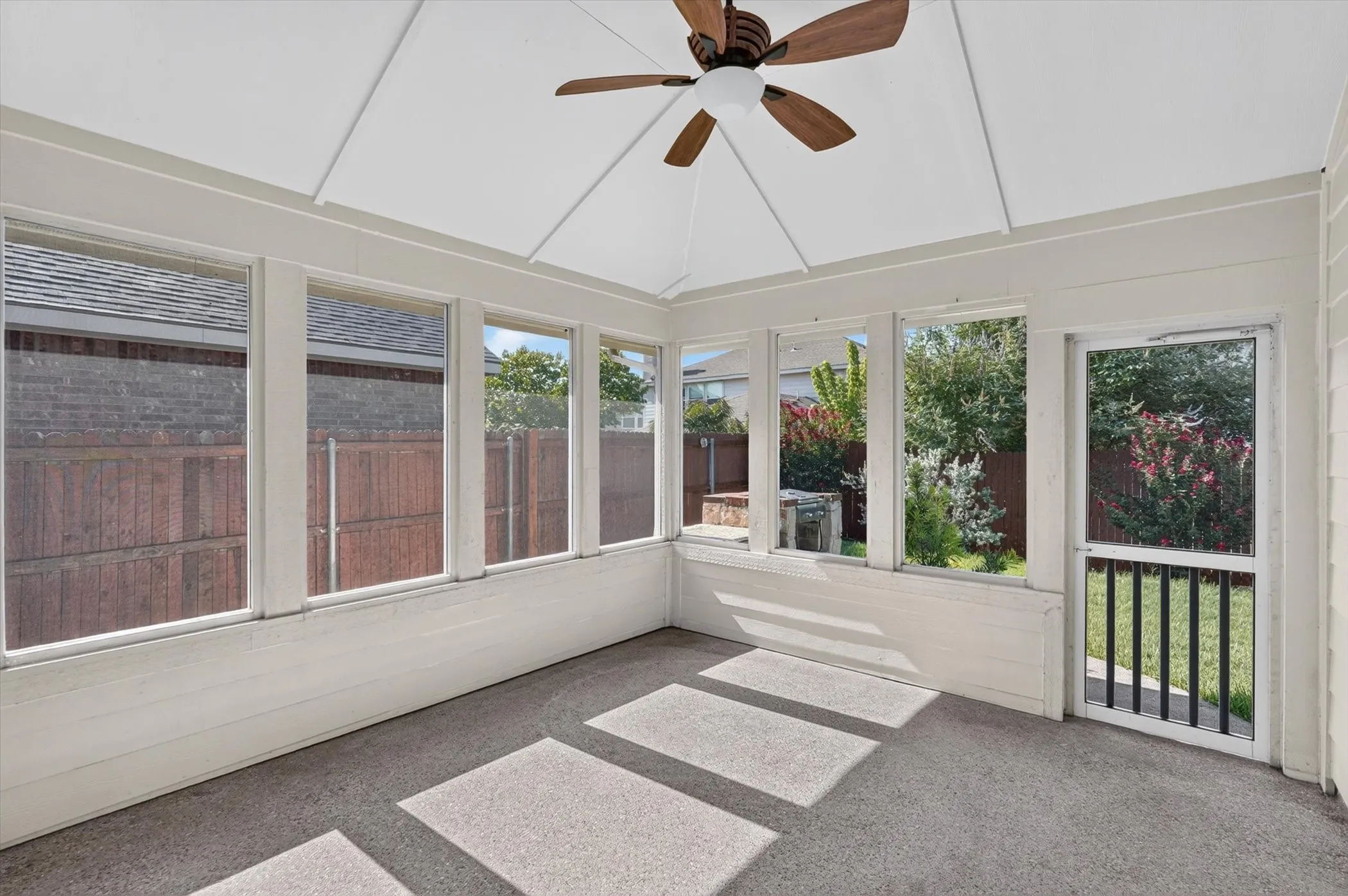 Single Family Residence For Rent in Collin County , 307 Highland Ridge Drive, Wylie, Texas 75098, 3 Bedroom, 2 Bathroom, 2 Garage spaces, 1,975 Sqft, built in 2009, mls#21337350, Real Estate Agent in Wylie, Homes For Rent in Collin county, Homes For Rent in Wylie, Realtor in Wylie Texas, Real Estate Brokerage Independent Realty Texas, Luminita Cordes Realtor