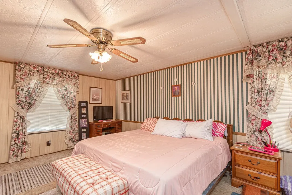 Mobile Home For Sale in Rains County , 6264 State Highway 276, Point, Texas 75472, 3 Bedroom, 2 Bathroom, Garage spaces, 1,568 Sqft, built in 1992, mls#21337008, Real Estate Agent in Point, Homes For Sale in Rains county, Homes For Sale in Point, Realtor in Point Texas, Real Estate Brokerage Independent Realty Texas, Luminita Cordes Realtor