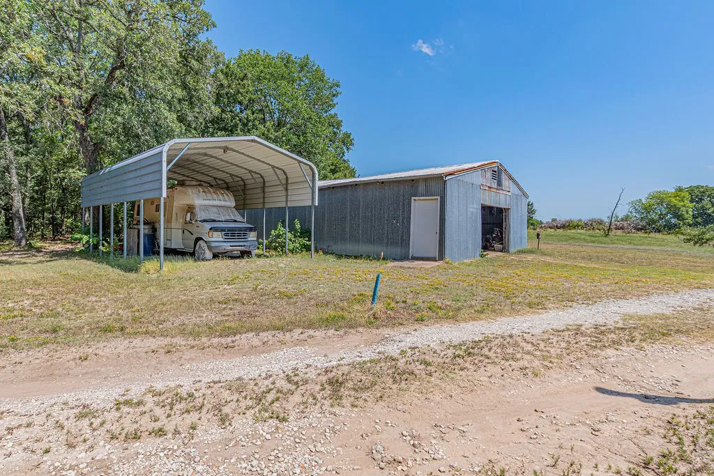 Mobile Home For Sale in Rains County , 6264 State Highway 276, Point, Texas 75472, 3 Bedroom, 2 Bathroom, Garage spaces, 1,568 Sqft, built in 1992, mls#21337008, Real Estate Agent in Point, Homes For Sale in Rains county, Homes For Sale in Point, Realtor in Point Texas, Real Estate Brokerage Independent Realty Texas, Luminita Cordes Realtor