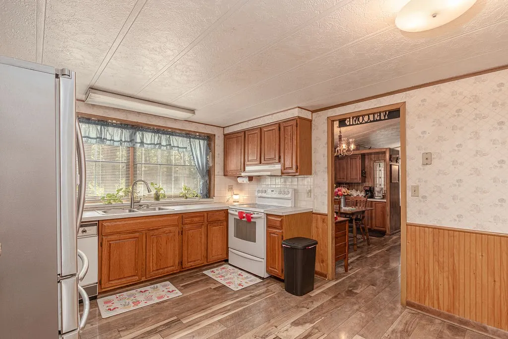 Mobile Home For Sale in Rains County , 6264 State Highway 276, Point, Texas 75472, 3 Bedroom, 2 Bathroom, Garage spaces, 1,568 Sqft, built in 1992, mls#21337008, Real Estate Agent in Point, Homes For Sale in Rains county, Homes For Sale in Point, Realtor in Point Texas, Real Estate Brokerage Independent Realty Texas, Luminita Cordes Realtor