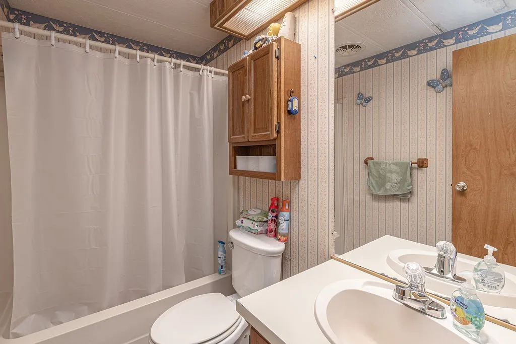 Mobile Home For Sale in Rains County , 6264 State Highway 276, Point, Texas 75472, 3 Bedroom, 2 Bathroom, Garage spaces, 1,568 Sqft, built in 1992, mls#21337008, Real Estate Agent in Point, Homes For Sale in Rains county, Homes For Sale in Point, Realtor in Point Texas, Real Estate Brokerage Independent Realty Texas, Luminita Cordes Realtor