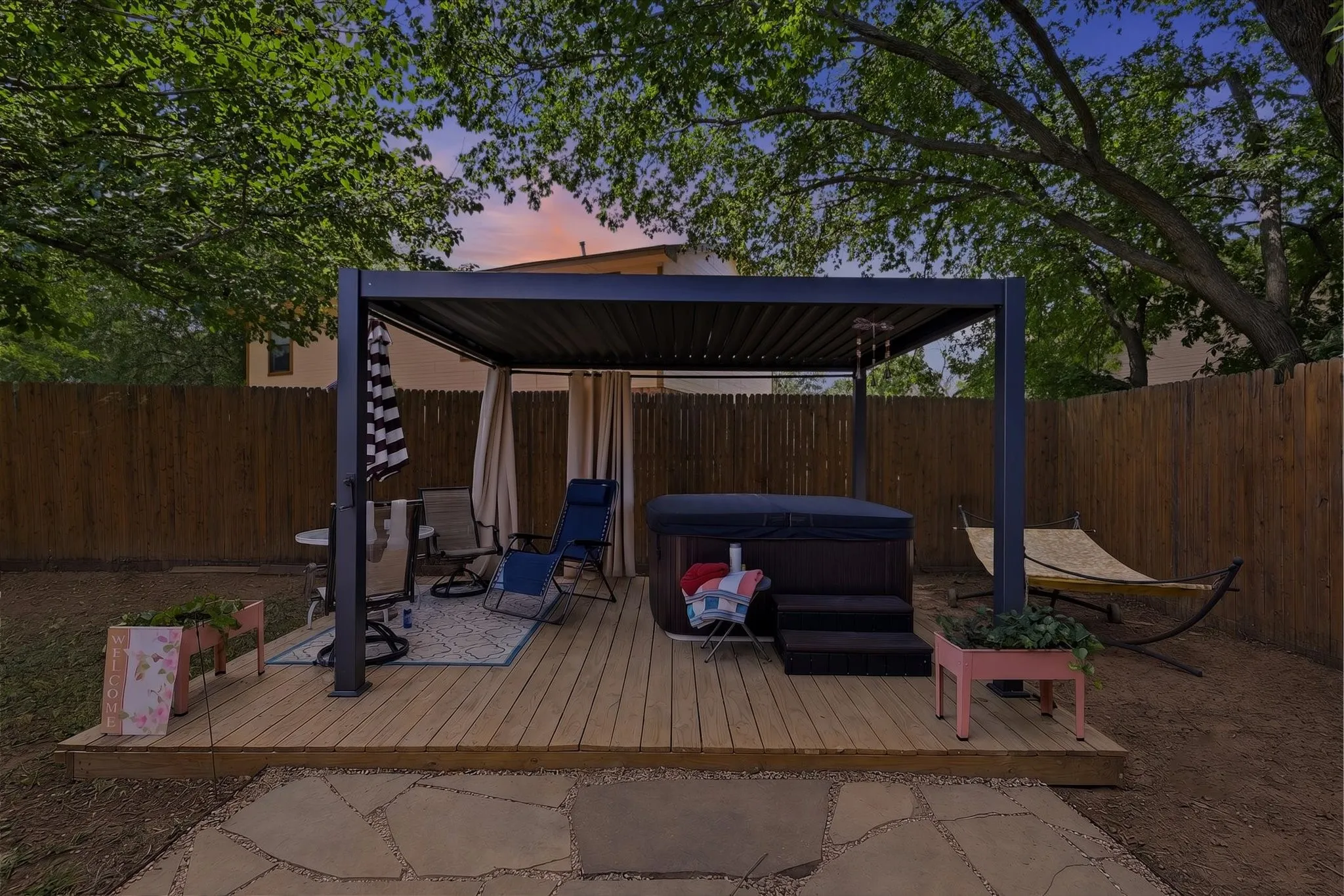 Single Family Residence For Sale in Denton County , 3213 Brooke Street, Denton, Texas 76207, 3 Bedroom, 2 Bathroom, 2 Garage spaces, 1,495 Sqft, built in 1985, mls#21340158, Real Estate Agent in Denton, Homes For Sale in Denton county, Homes For Sale in Denton, Realtor in Denton Texas, Real Estate Brokerage Independent Realty Texas, Luminita Cordes Realtor
