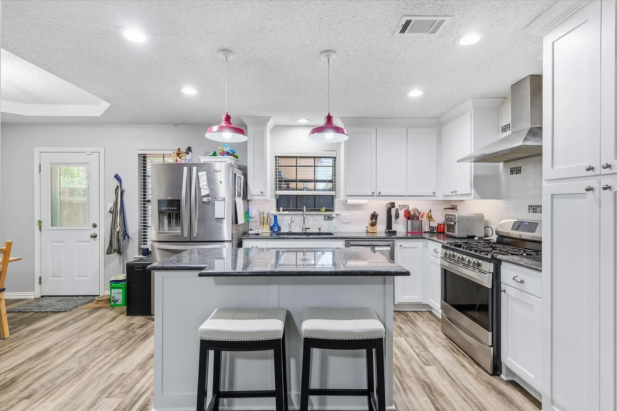 Single Family Residence For Sale in Denton County , 3213 Brooke Street, Denton, Texas 76207, 3 Bedroom, 2 Bathroom, 2 Garage spaces, 1,495 Sqft, built in 1985, mls#21340158, Real Estate Agent in Denton, Homes For Sale in Denton county, Homes For Sale in Denton, Realtor in Denton Texas, Real Estate Brokerage Independent Realty Texas, Luminita Cordes Realtor
